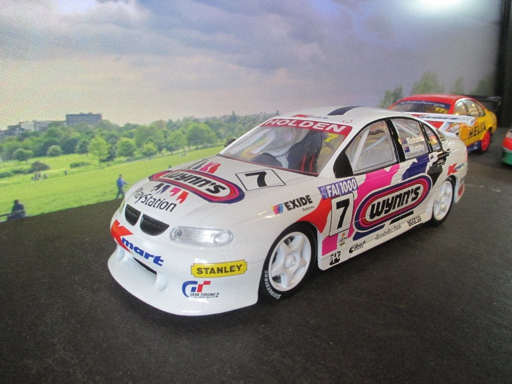 1/18 Holden VT Commodore 1999 Wynn's S.Richards / G.Murphy, Ophalen of Verzenden, Nieuw, Auto, Overige merken