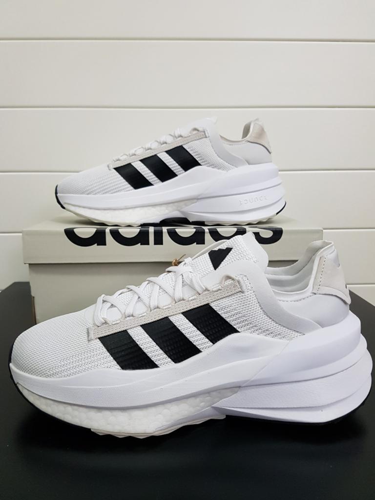 Adidas Boost Avryn X, Adidas, Wit, Nieuw, Ophalen of Verzenden