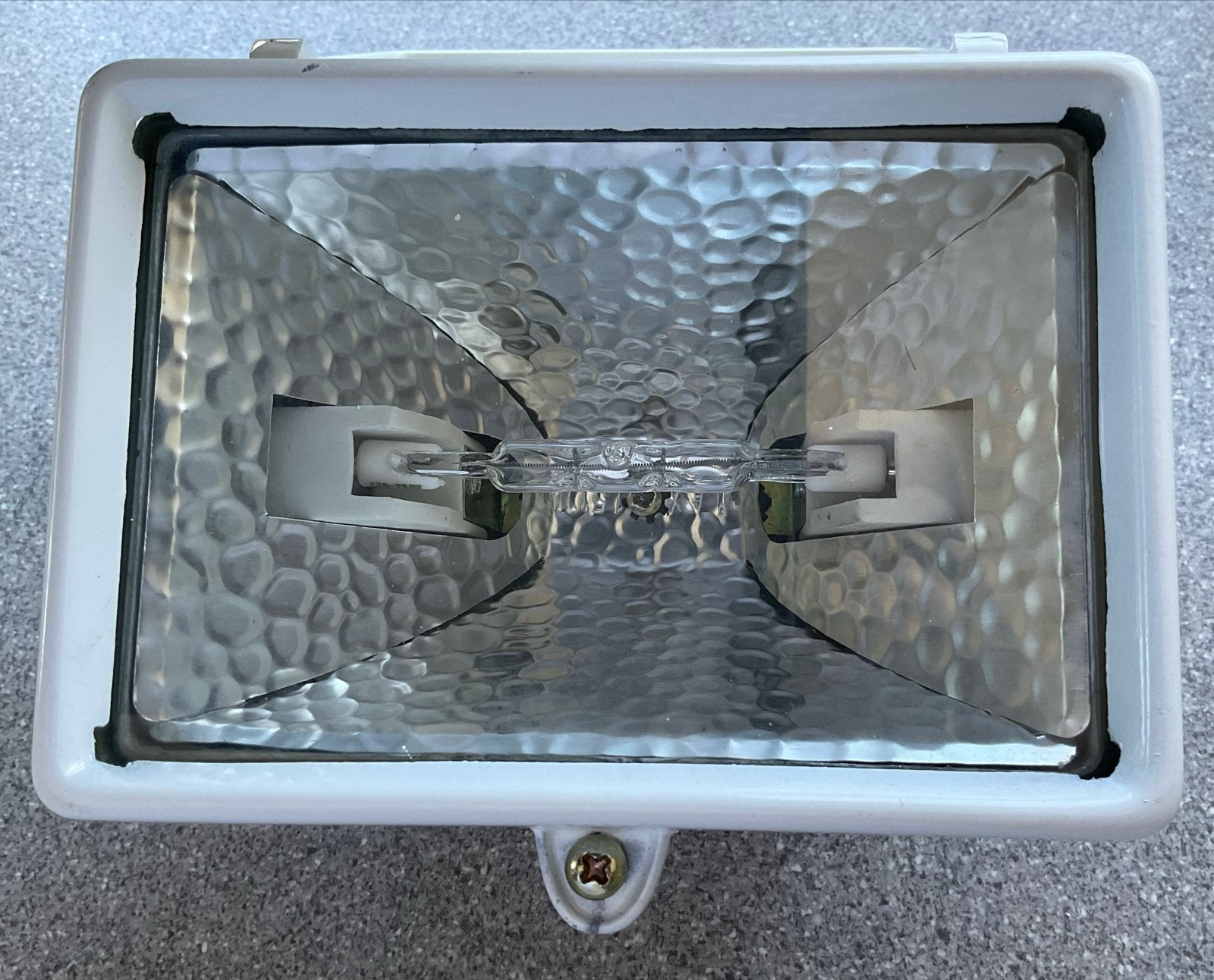 Massive Faro Buitenlamp Halogeen 150W - Wandbevestiging, Overige materialen, Wandlamp, Nieuw, Ophalen of Verzenden