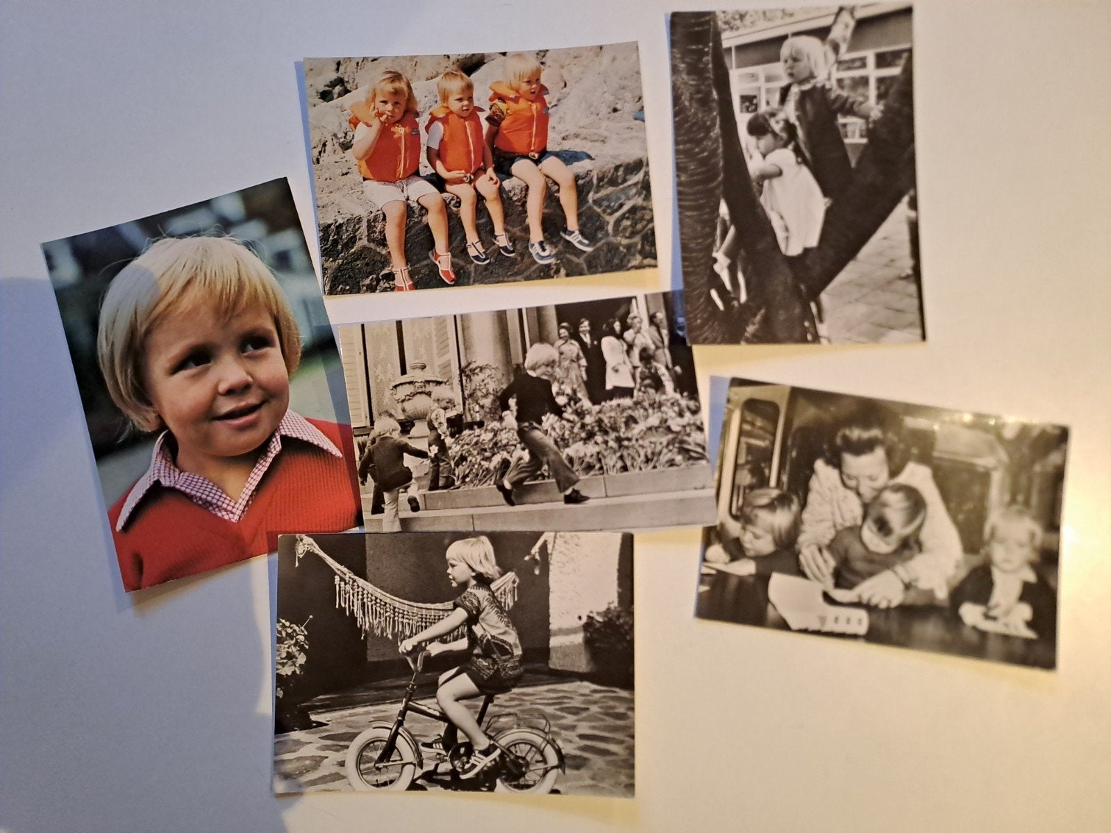 45 verschillende foto's ansichtkaarten Koninklijke Familie, Verzamelen, Ophalen of Verzenden