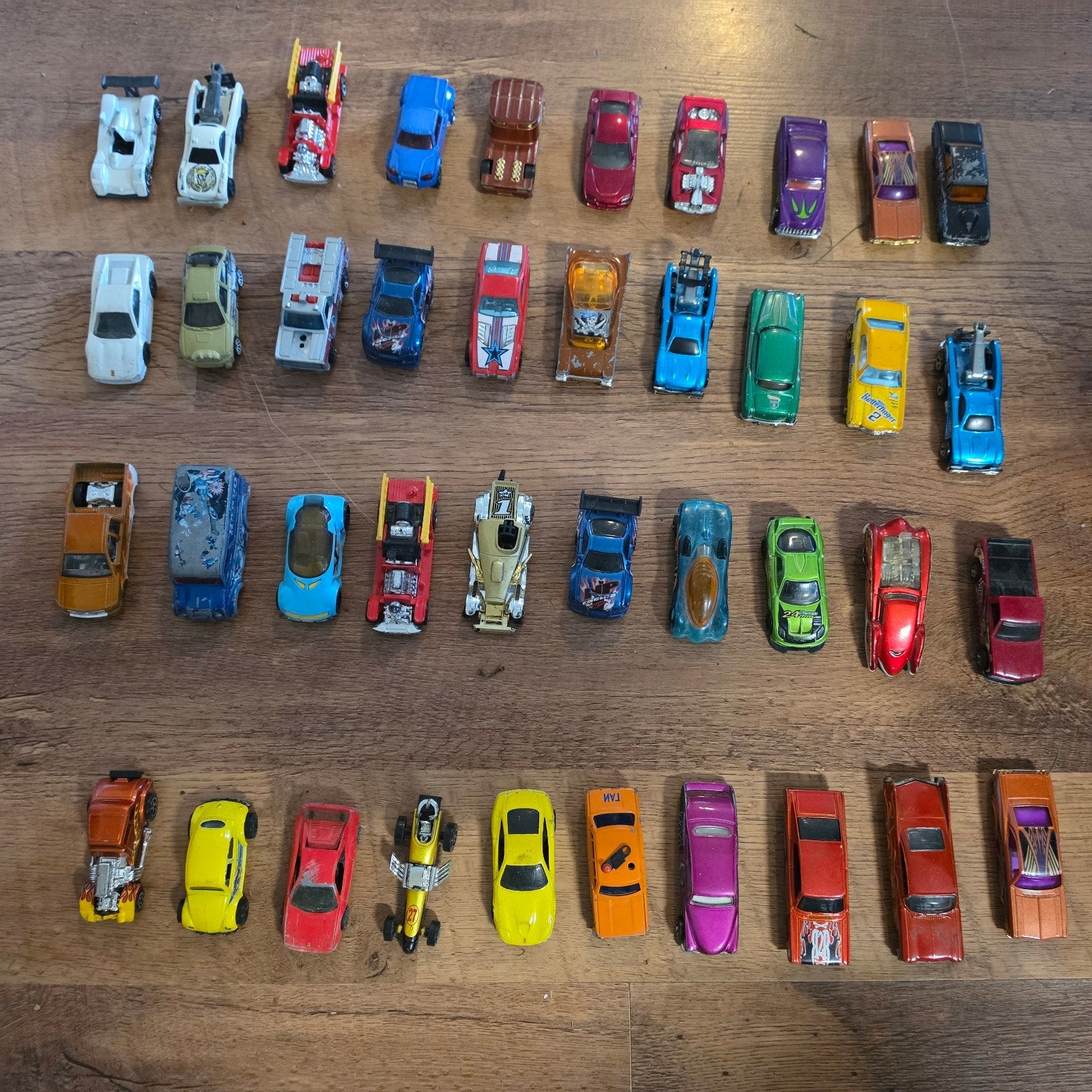 Hot Wheels & Disney Auto's - Gebruikte Staat, Ophalen of Verzenden, Gebruikt