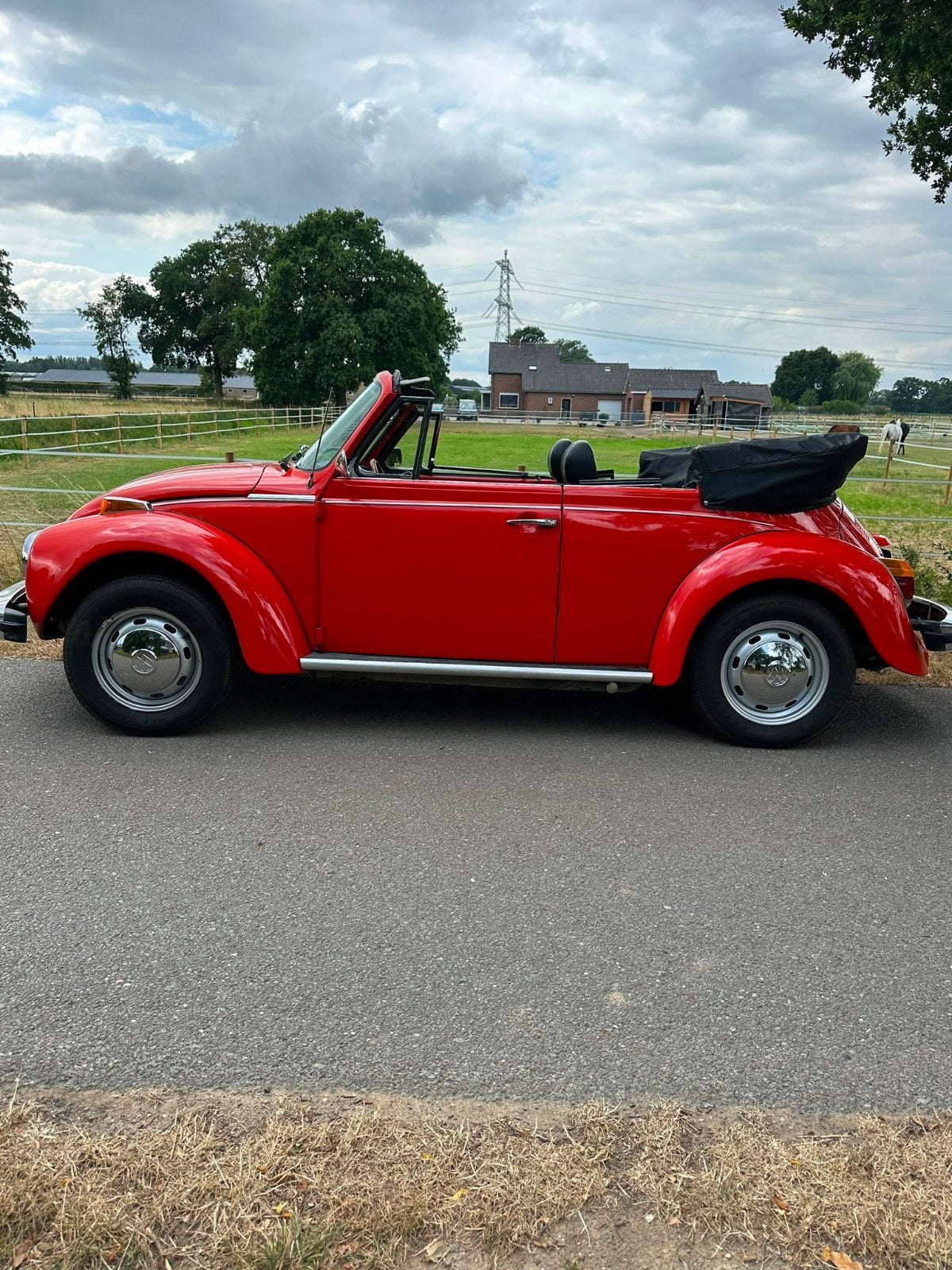 VW Kever Cabrio met Chauffeur te Huur voor elke gelegenheid, Met chauffeur