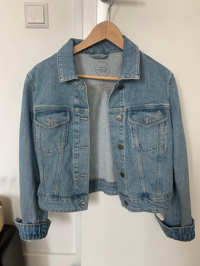 Blauwe spijkerjas, Studio Anneloes, maat S, Ophalen, Zo goed als nieuw, Maat 36 (S), Blauw