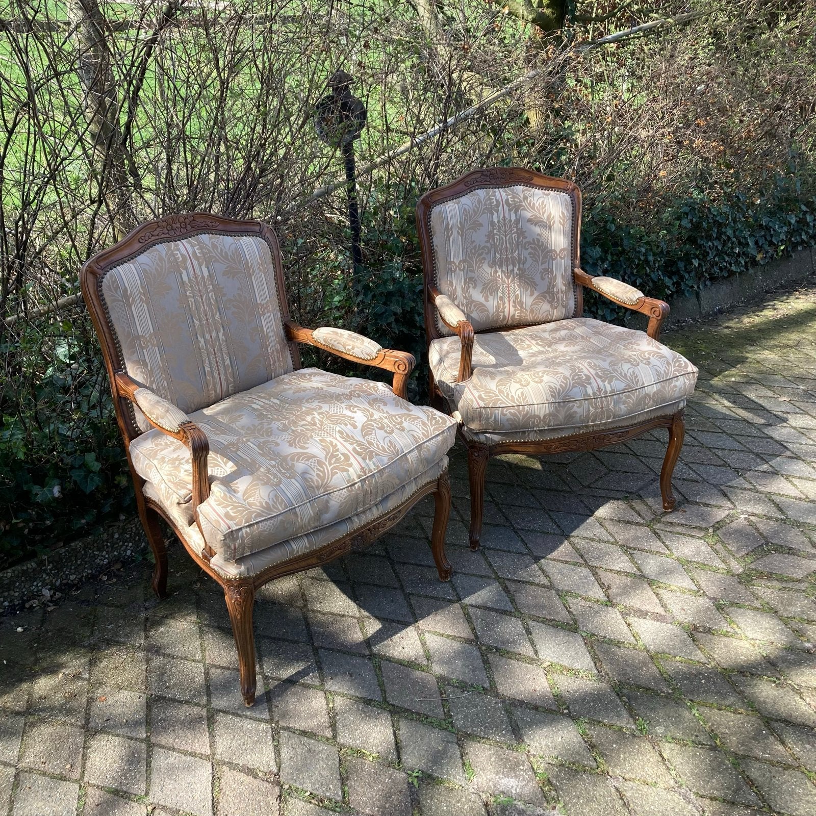 Klassieke Louis XV Fauteuil met Bloemmotief Houtsnijwerk, Ophalen