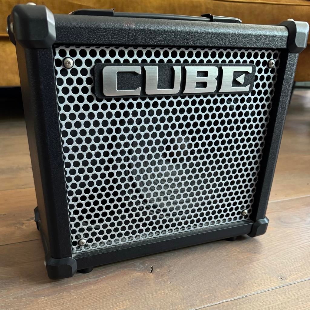 Roland Cube 10GX Gitaarversterker, Ophalen, Zo goed als nieuw, Gitaar, Minder dan 50 watt