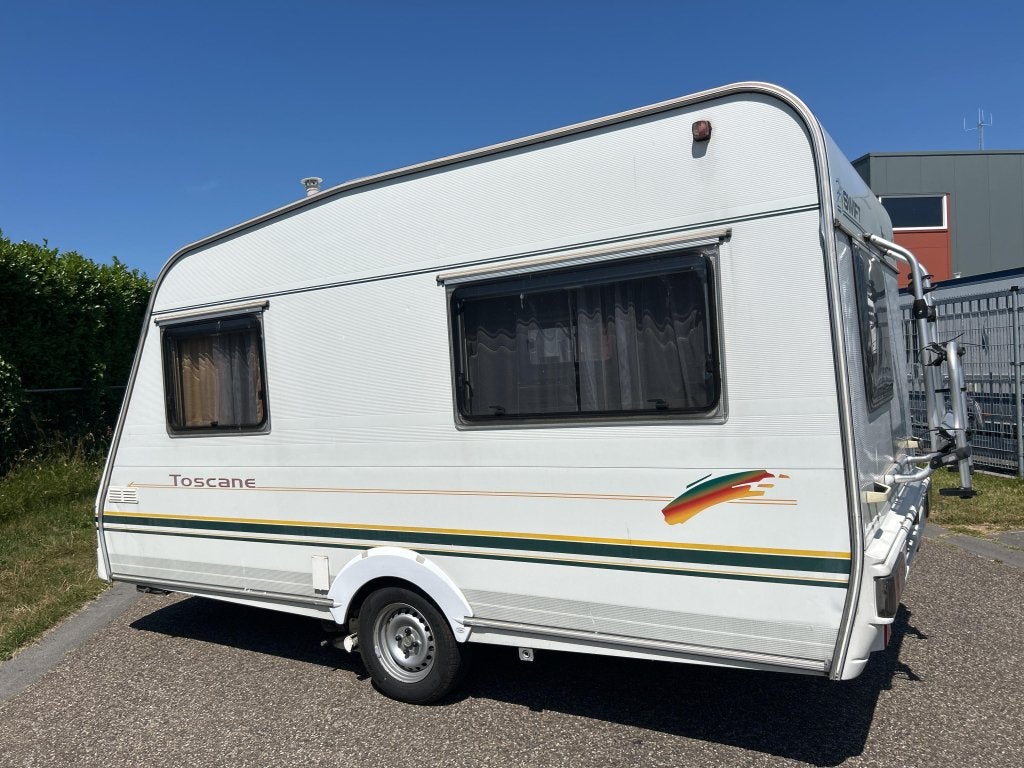 SWIFT TOSCANE VAST BED, LUIFEL, MOVER, Caravans en Kamperen, Caravans, Schokbreker, Bedrijf, Treinzit, Sprite - Swift Group