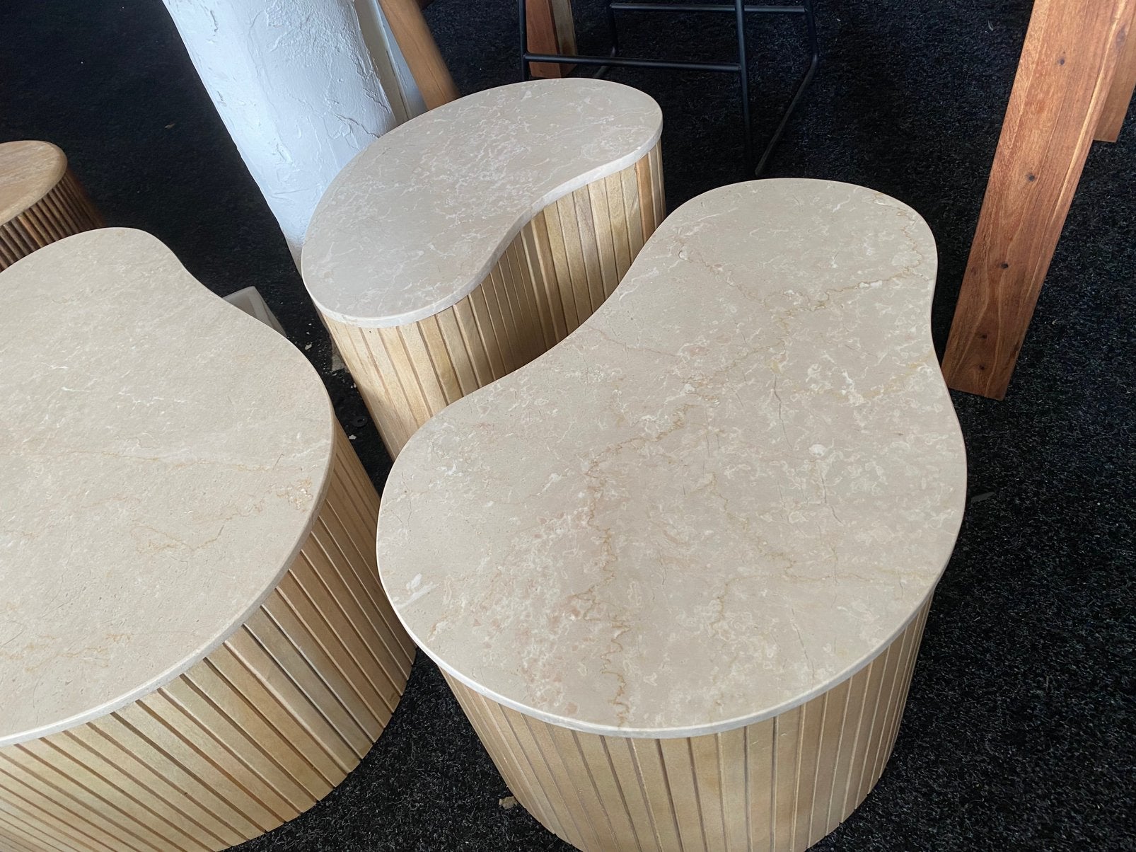 Bijzettafel set Kira - Beige Marmer & Licht Hout, Huis en Inrichting, Tafels | Bijzettafels, Nieuw, 55 tot 75 cm, Overige vormen