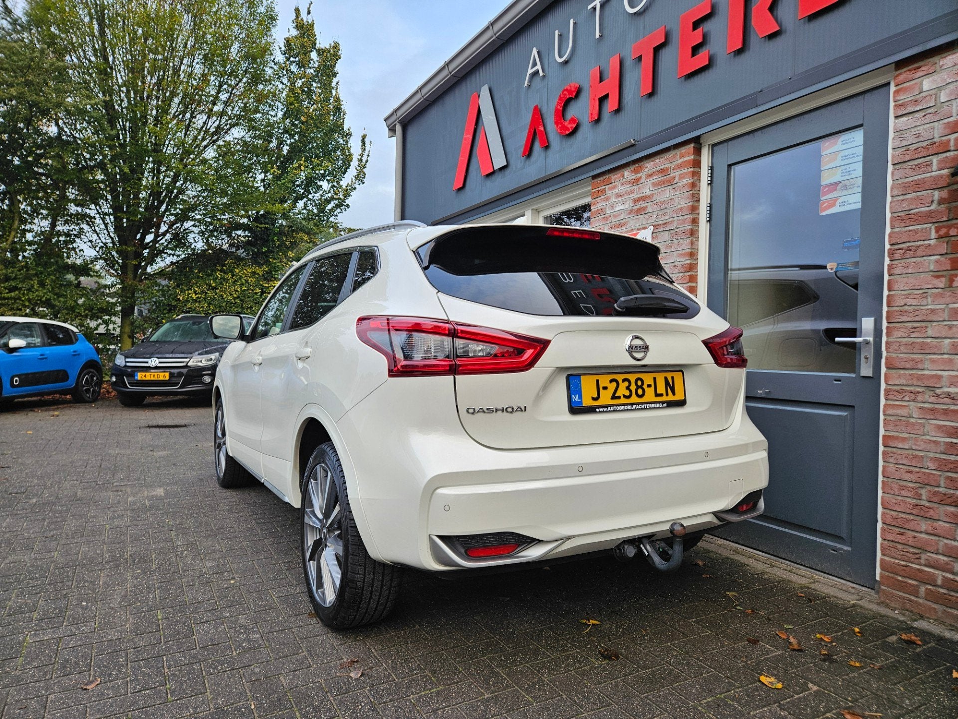Nissan Qashqai 1.3 DIG-T Tekna + Trekhaak! Leer! Camera! Pan, Voorwielaandrijving, 687 kg, Gebruikt, 4 cilinders