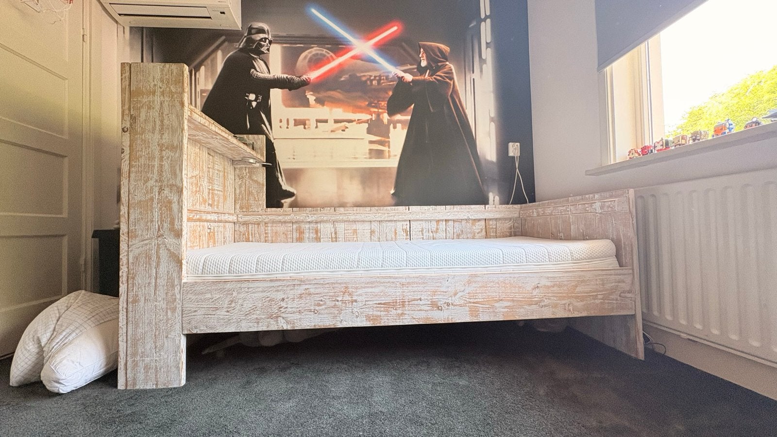 Steigerhouten eenpersoonsbed met lattenbodem en matras, Huis en Inrichting, Slaapkamer | Bedden, Zo goed als nieuw, Eenpersoons
