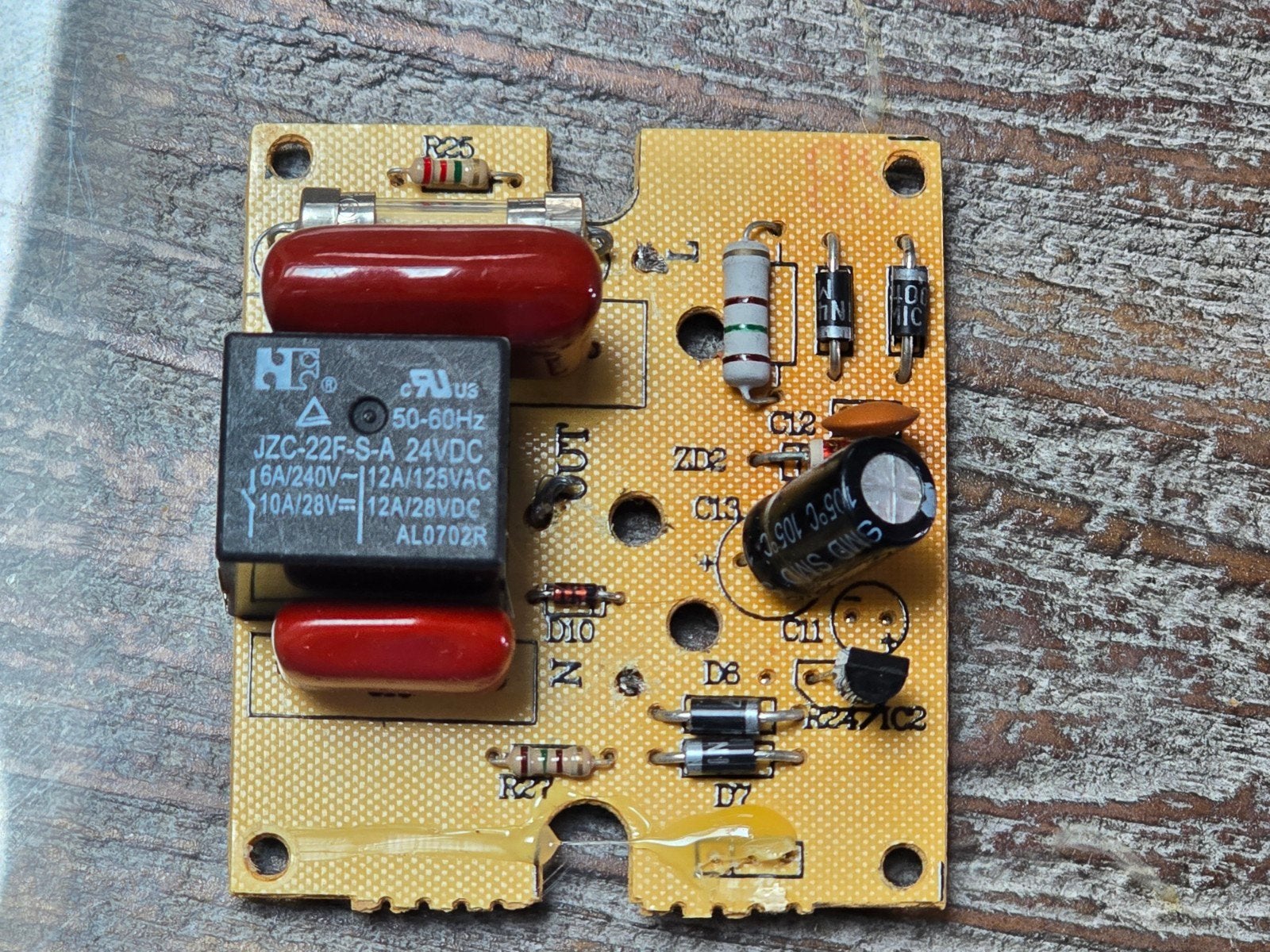 Printplaat met 24V relais en diverse componenten, Hobby en Vrije tijd, Elektronica-componenten, Ophalen of Verzenden