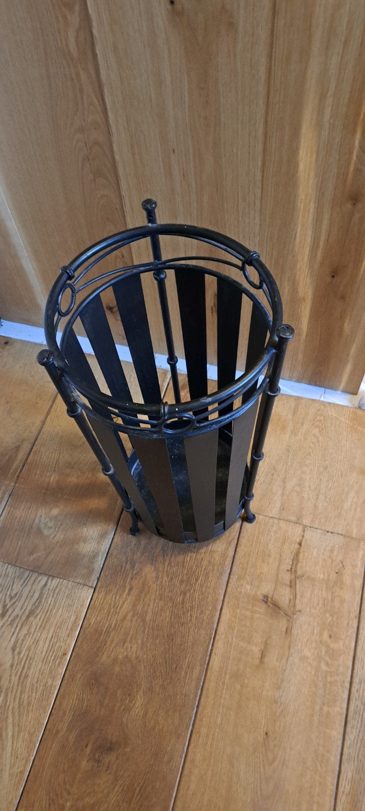 Zwarte metalen paraplubak - Vintage stijl, Huis en Inrichting, Ophalen, Vintage, Metaal, Gebruikt