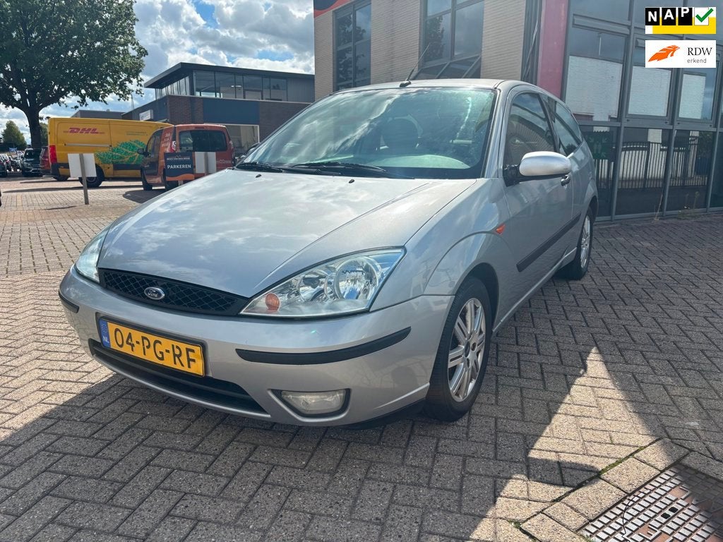 Ford Focus 1.6-16V Futura, 1596 cc, Zwart, 4 cilinders, 49 €/maand
