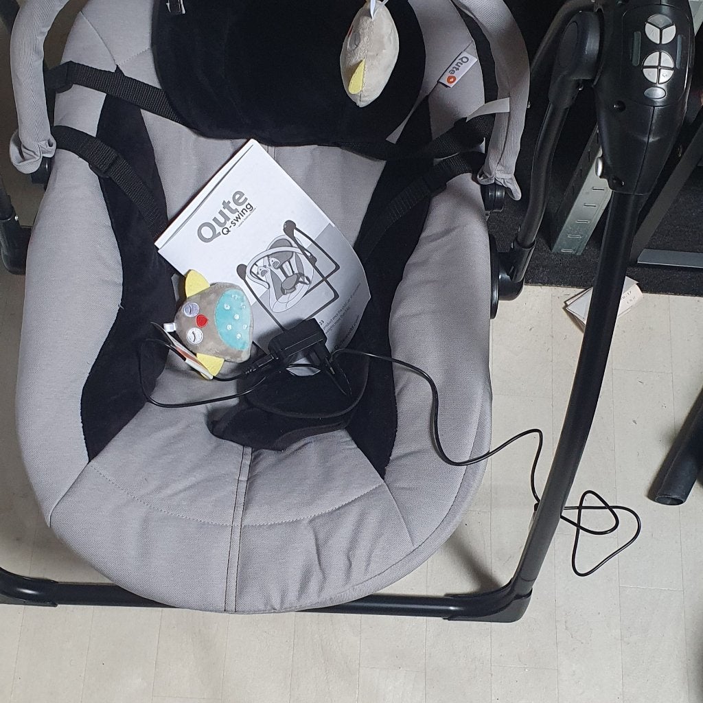 Luxe Qute Q-Swing Elektrische Babyschommel, Schommelstoel, Ophalen, Overige merken, Met gordel(s) of riempje(s)