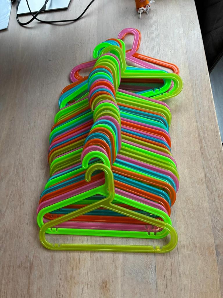 Klerenhangers Ikea 37 stuks, Ophalen of Verzenden, Zo goed als nieuw