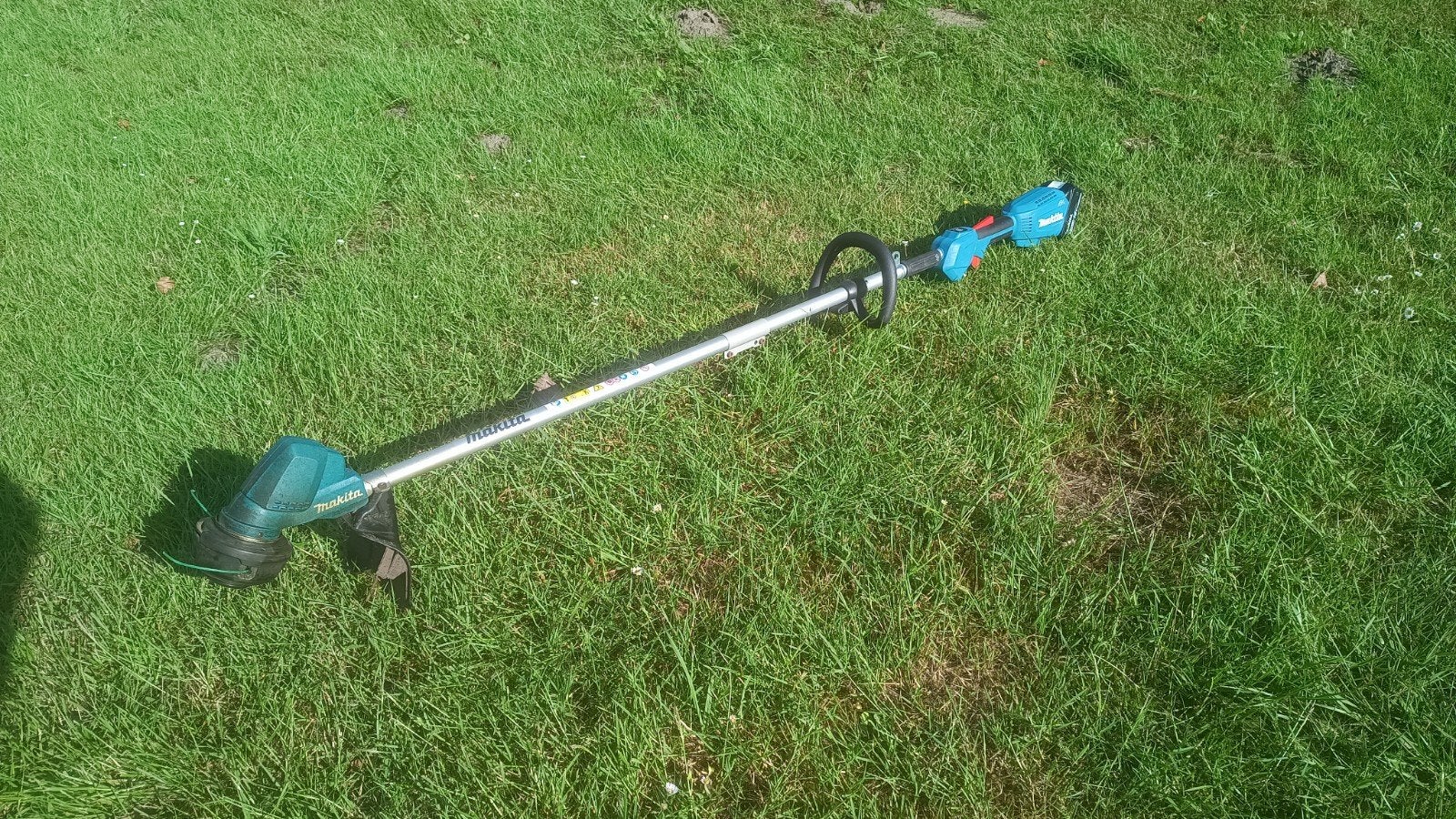 Makita DUR192L Accu Grastrimmer - Zo goed als nieuw, Ophalen, Accu, Zo goed als nieuw, Makita