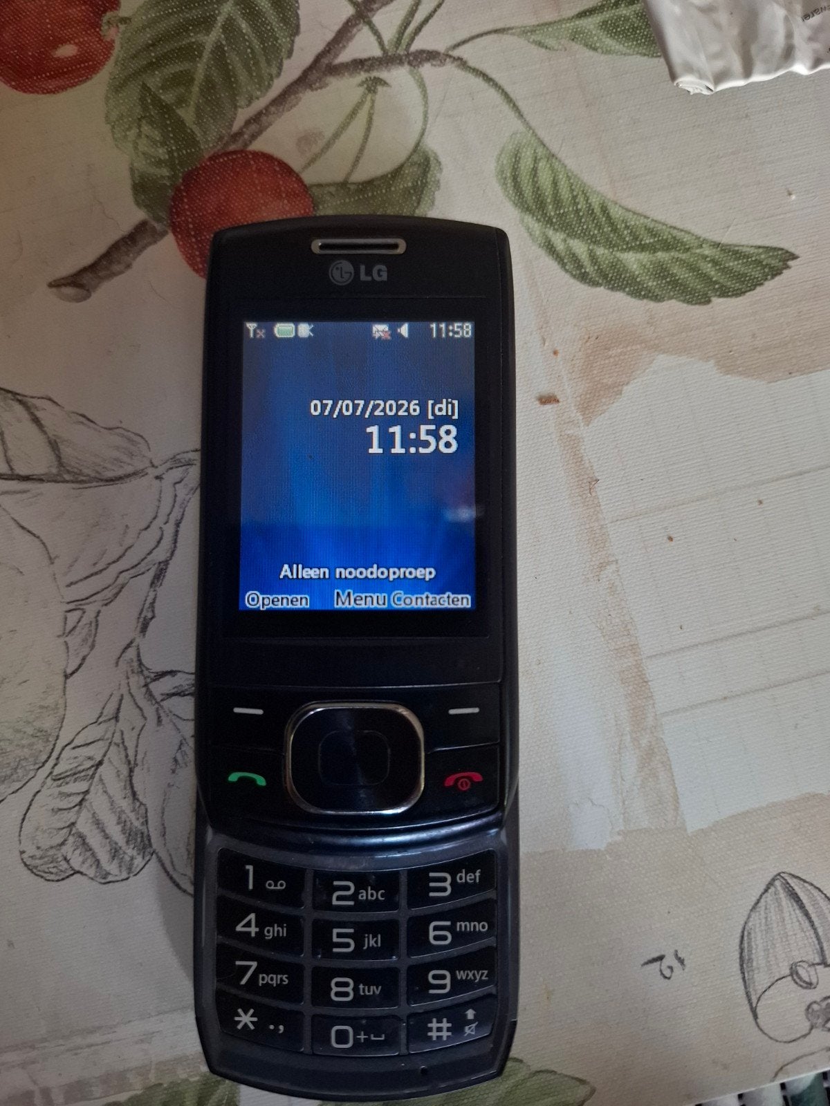 LG Telefoon 320, Telecommunicatie, Mobiele telefoons | LG, Ophalen, Gebruikt, Schuifmodel, Zwart