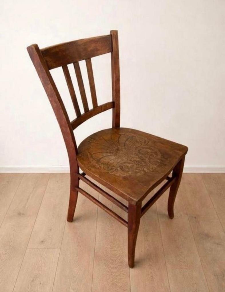 Antieke houten thonet bistro stoel met motief, Antiek en Kunst, Ophalen