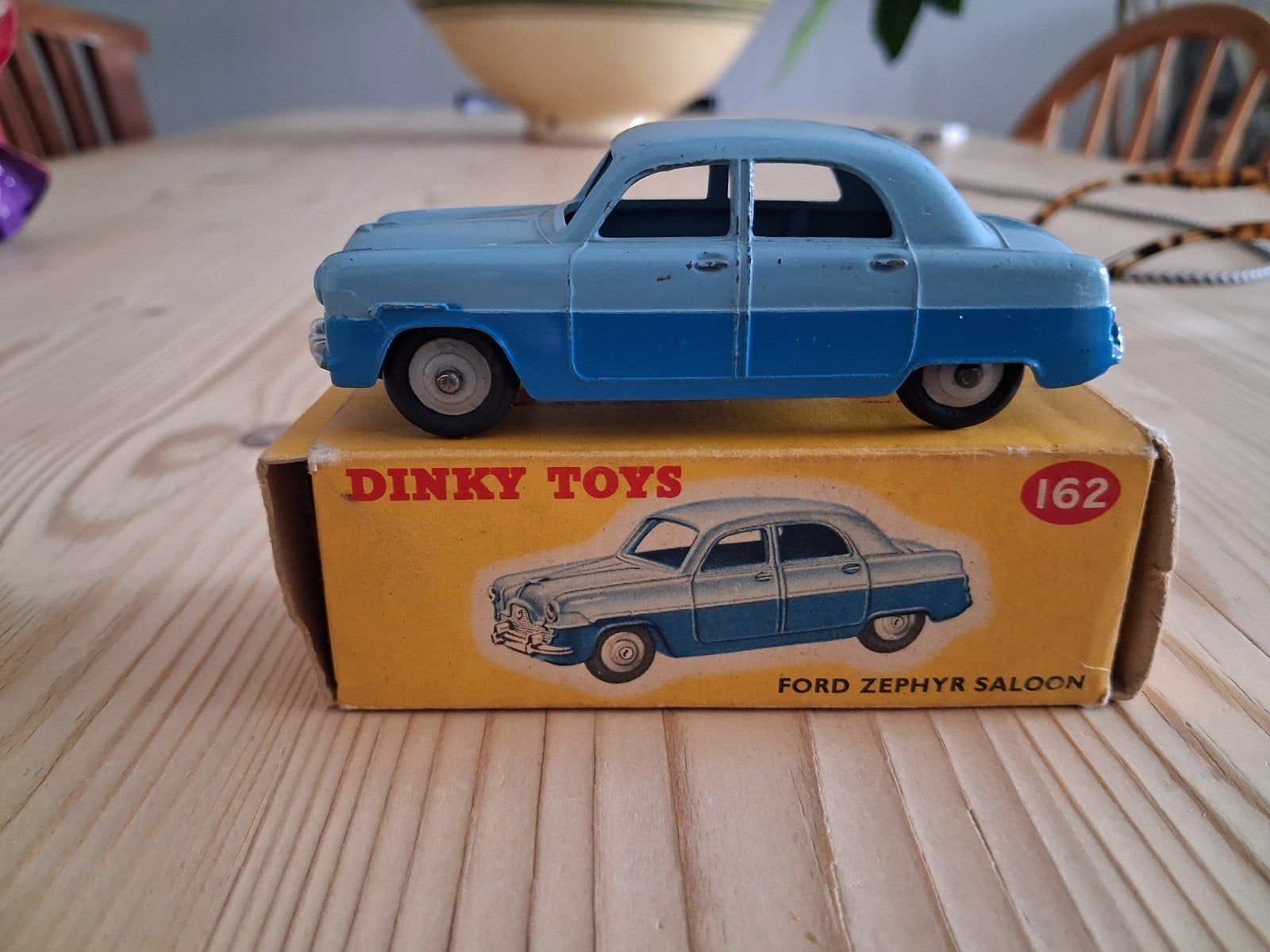 Dinky Toys Ford Zephyr nr 162, Ophalen of Verzenden, Gebruikt, Auto, Dinky Toys