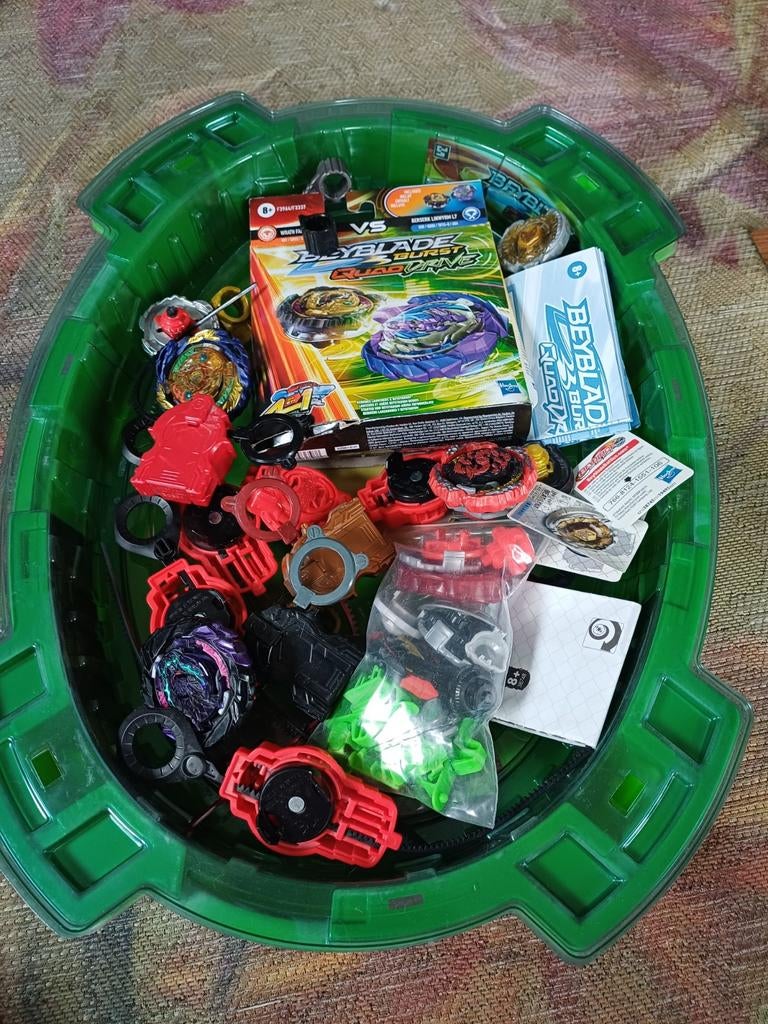 Beyblade Burst QuadDrive set met stadion en Beyblades, Ophalen of Verzenden, Zo goed als nieuw