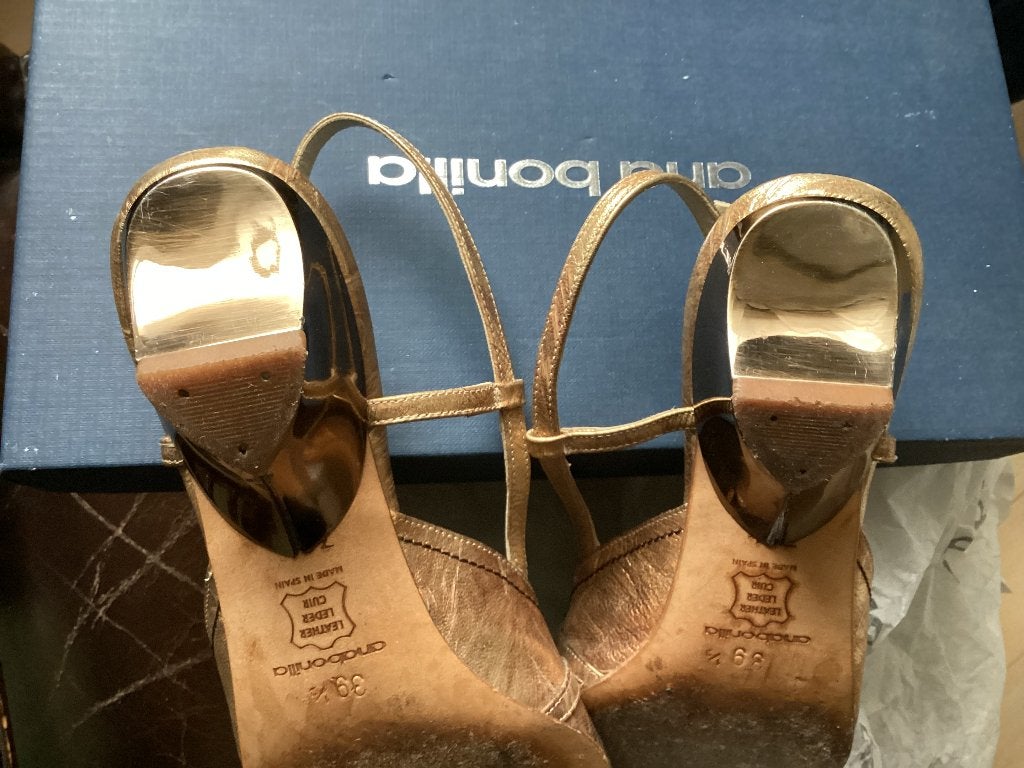 Ana Bonilla goudkleurig zomer schoenen mt 39,5 / slippers 39, Ophalen, Schoenen met lage hakken, Overige kleuren, Zo goed als nieuw