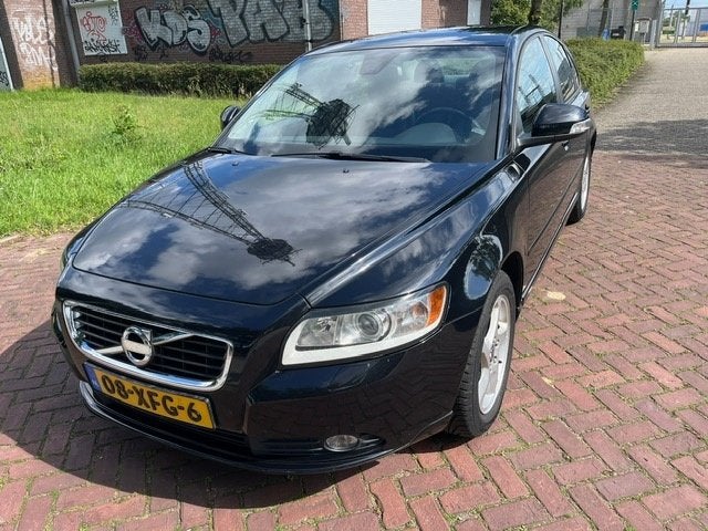 Volvo S40 2.0 2012 Zwart, Auto's, Volvo, Zwart, 4 cilinders, Lederen bekleding, Zwart