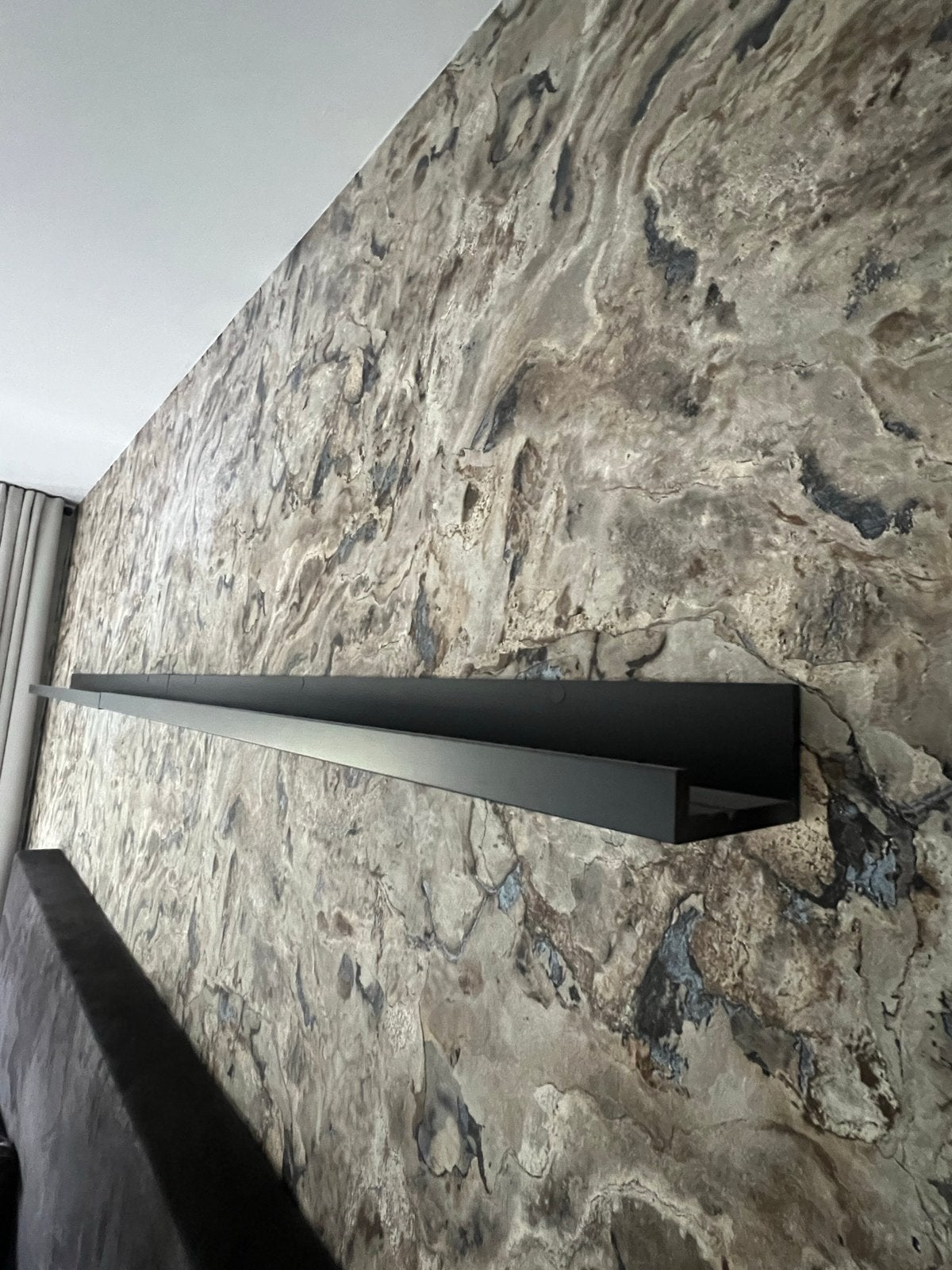 2 IKEA wandplanken - Zwart, modern design, Huis en Inrichting, Woonaccessoires | Wandplanken en Boekenplanken, Ophalen, Zo goed als nieuw