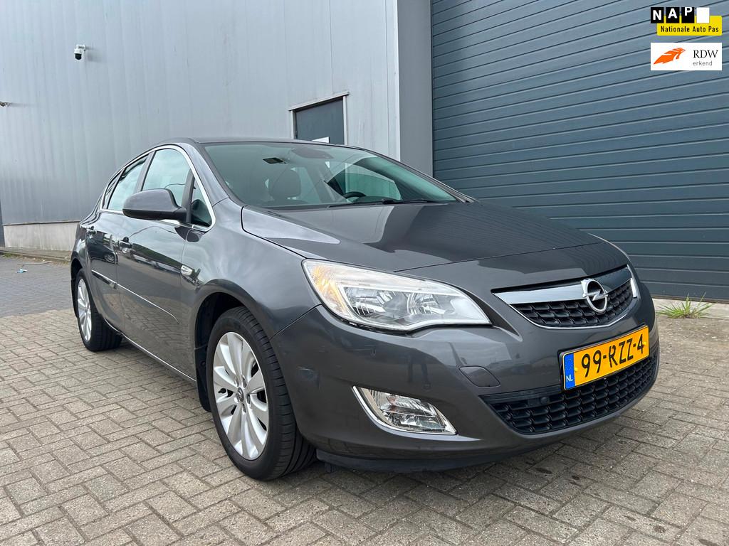Opel Astra 1.4 Turbo Cosmo NAVI CLIMA NAP PDC, Auto's, Voorwielaandrijving, Euro 5, Gebruikt, 680 kg