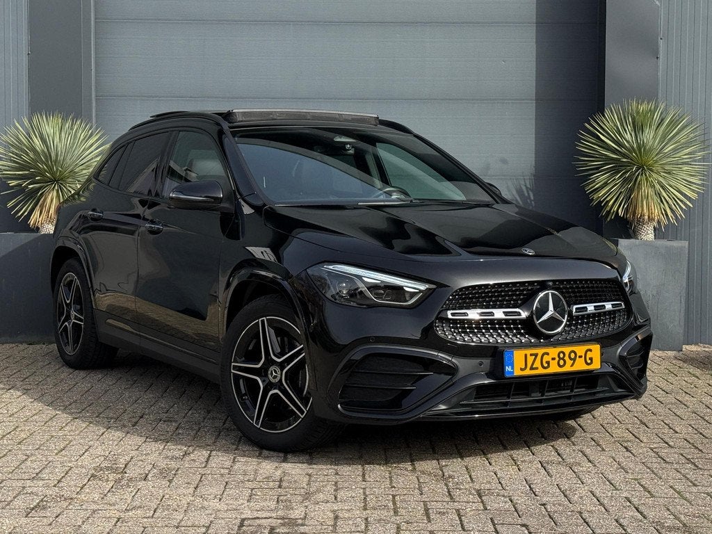 Mercedes-Benz GLA-klasse 200 AMG Line | Panorama | Keyless |, Auto's, Mercedes-Benz, 4 cilinders, Bedrijf, 1470 kg, SUV of Terreinwagen