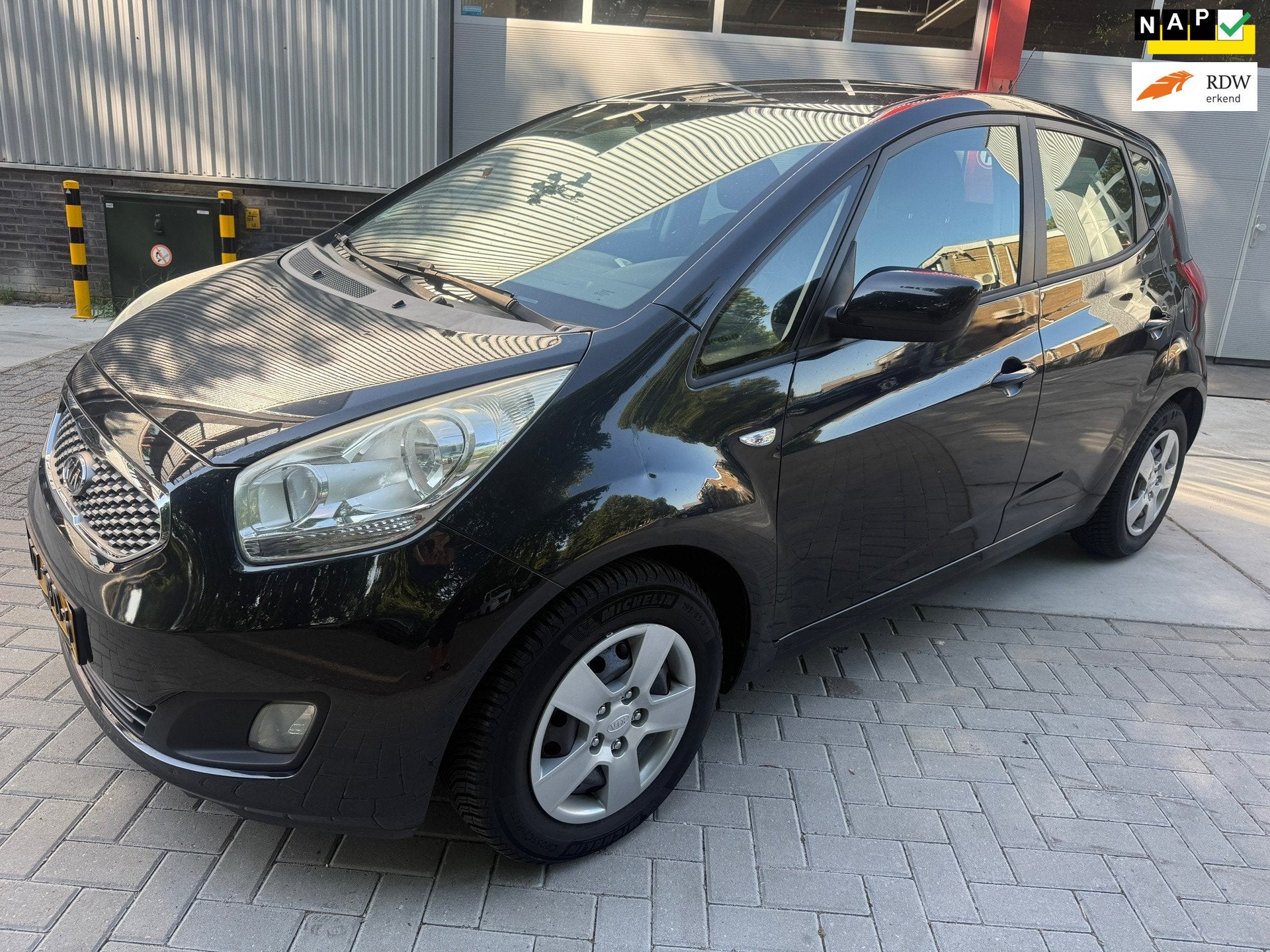 Kia Venga 1.4 CVVT Seven NAVI, Auto's, Voorwielaandrijving, Euro 5, Gebruikt, 4 cilinders