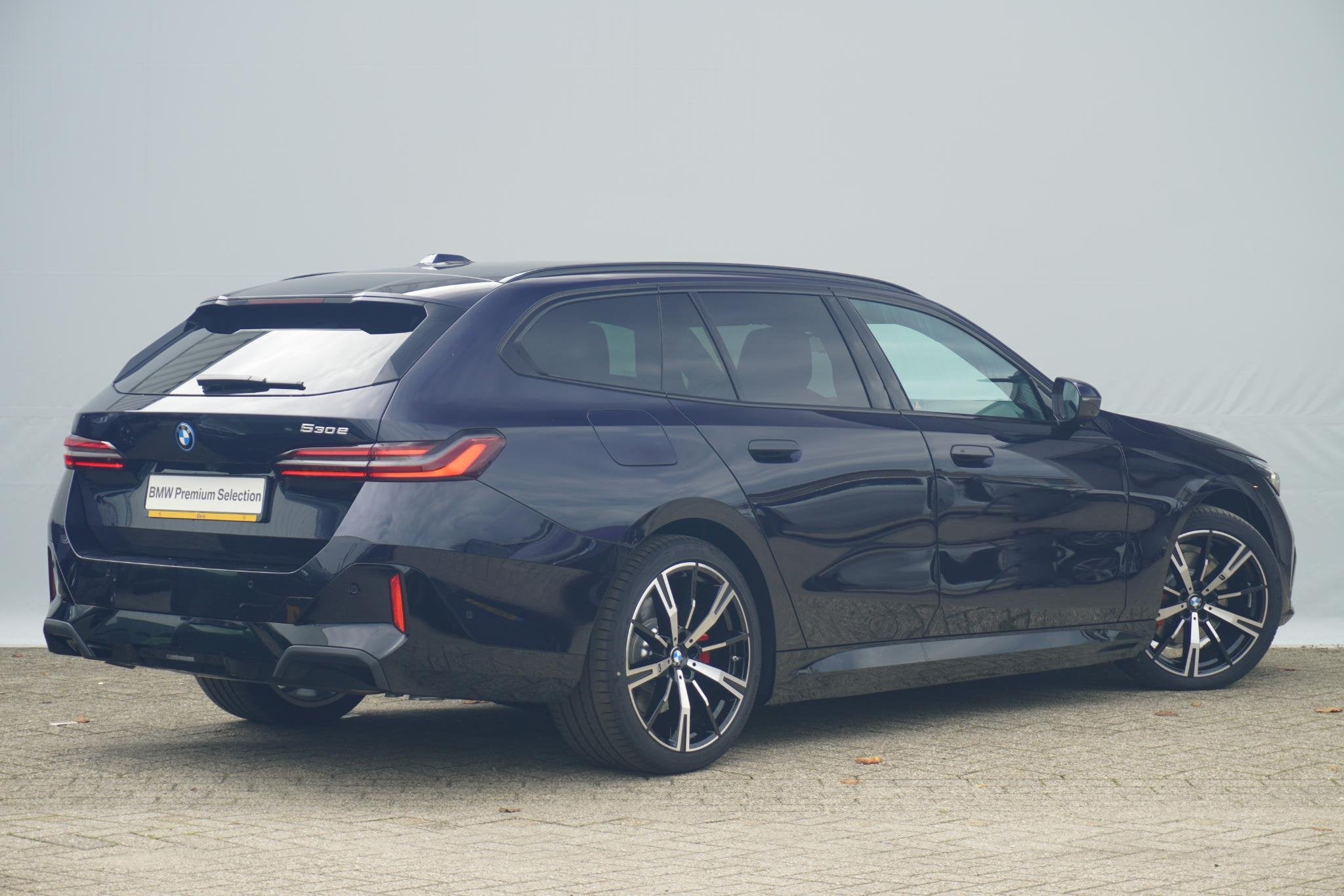 BMW 5 Serie Touring 530e |, Auto's, Automaat, 1998 cc, Achterwielaandrijving, 1800 kg