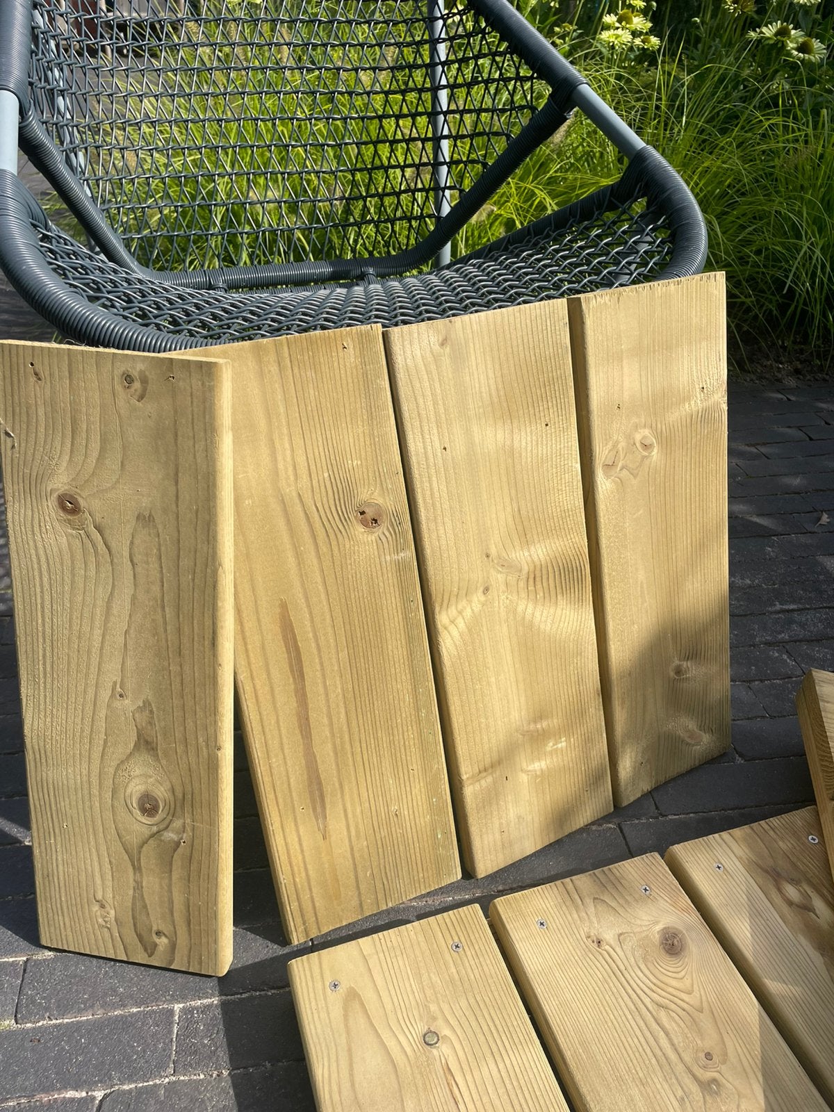 Hout op maat gezaagd - Gerrit Rietveld bijzettafeltje, Ophalen, Zo goed als nieuw
