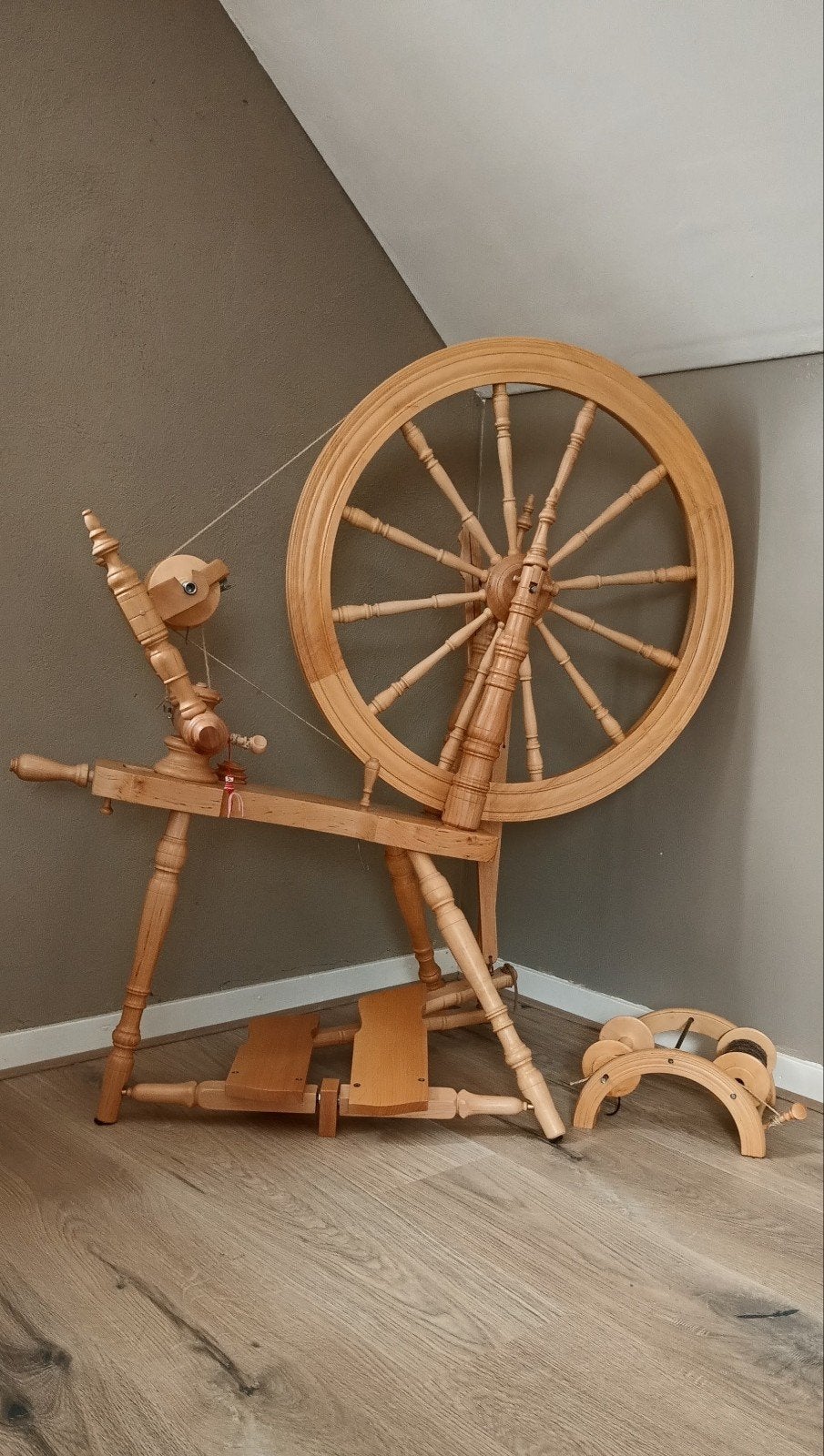 Z.G.A.N Kromski Symphony, Hobby en Vrije tijd, Ophalen, Zo goed als nieuw, Spinnewiel