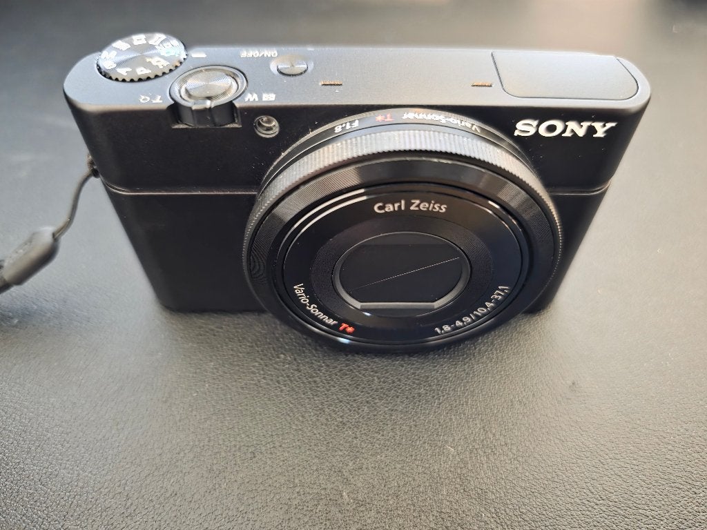 Sony Cyber-shot DSC-RX100 Mark I, Audio, Tv en Foto, Fotocamera's Digitaal, Ingebouwde flitser, Ophalen of Verzenden, Zo goed als nieuw