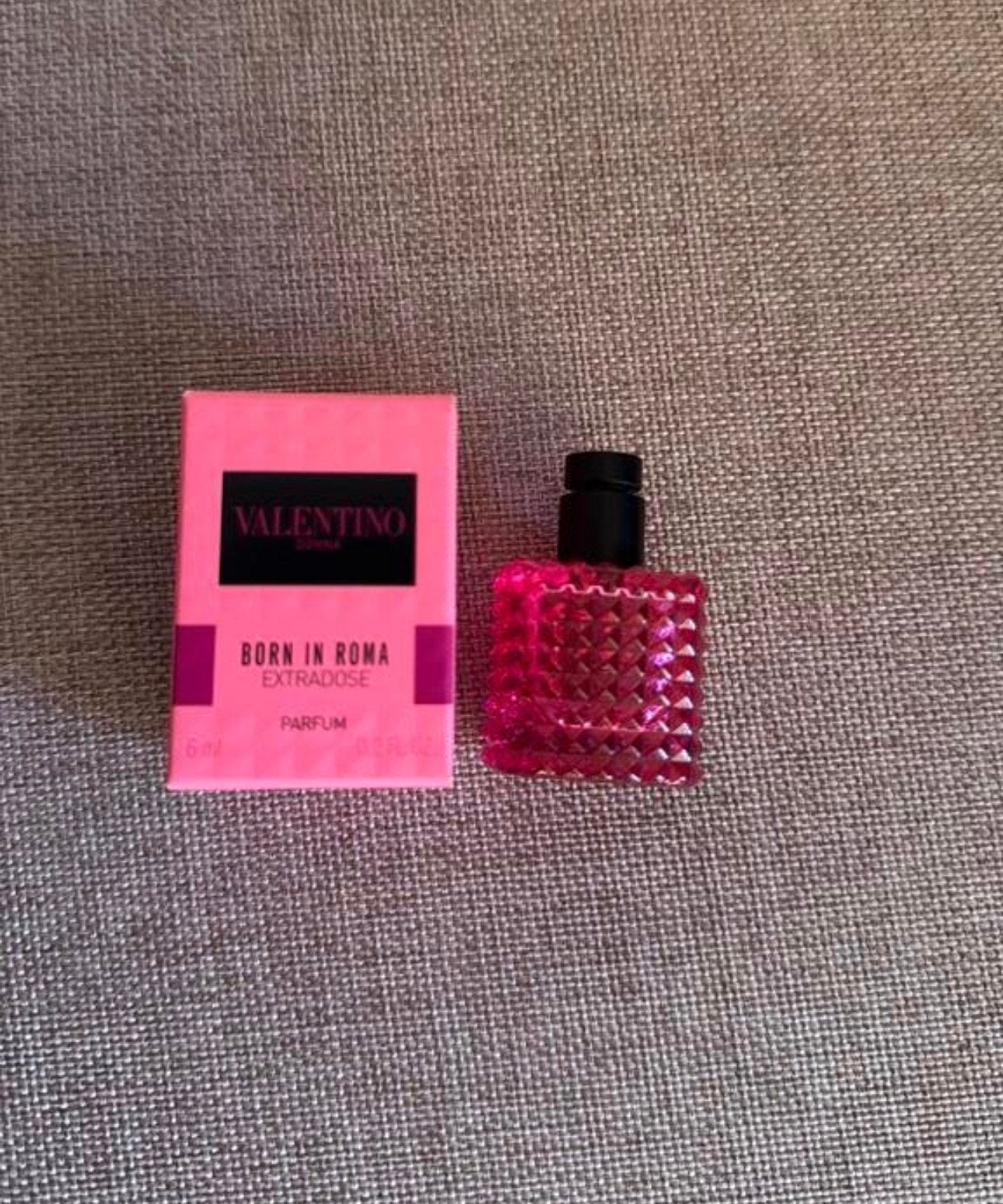 Valentino Born in roma Extradose 6 ml parfum miniatuur mini, Verzamelen, Parfumverzamelingen, Verzenden, Nieuw, Miniatuur, Gevuld