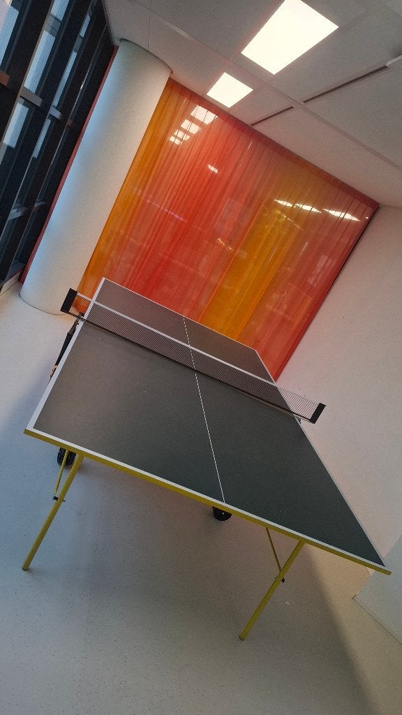 Heemskerk tafeltennistafel (geel), Sport en Fitness, Tafeltennis, Ophalen, Gebruikt, Tafel Indoor, Verrijdbaar