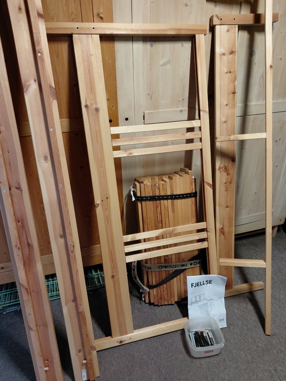 Ikea Fjellse houten bedframe 140x200, Ophalen, Gebruikt, Tweepersoons, 200 cm