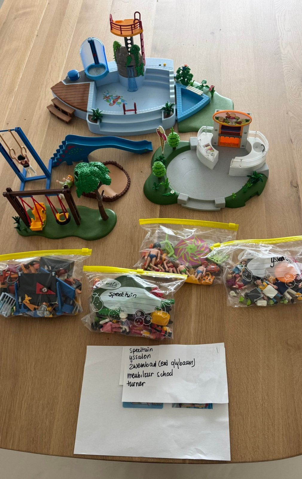 Playmobil box 3: Playmobil ijssalon, Zwembad & Speeltuin, Ophalen of Verzenden, Zo goed als nieuw