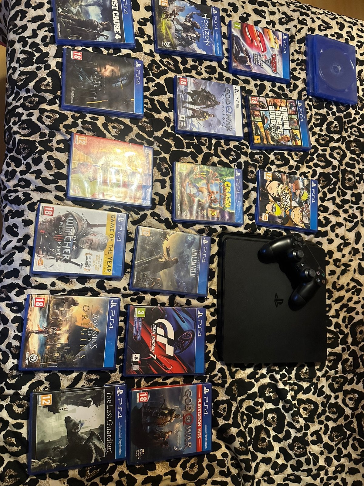 PS4 Slim met 16 games en controller, Gebruikt, Vanaf 18 jaar, Overige genres, Eén computer