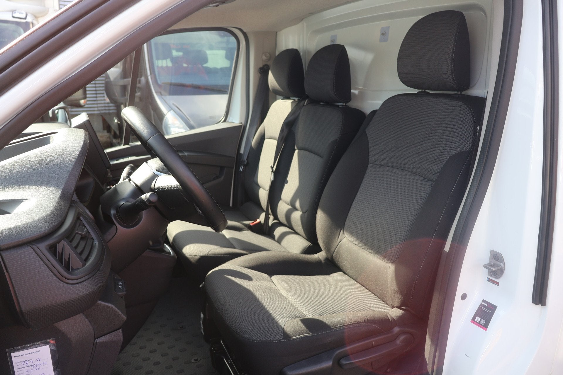 Renault Trafic 2.0 dCi 130pk L1 H1 Work Edition Inrichting, Voorwielaandrijving, Stof, Gebruikt, Euro 6