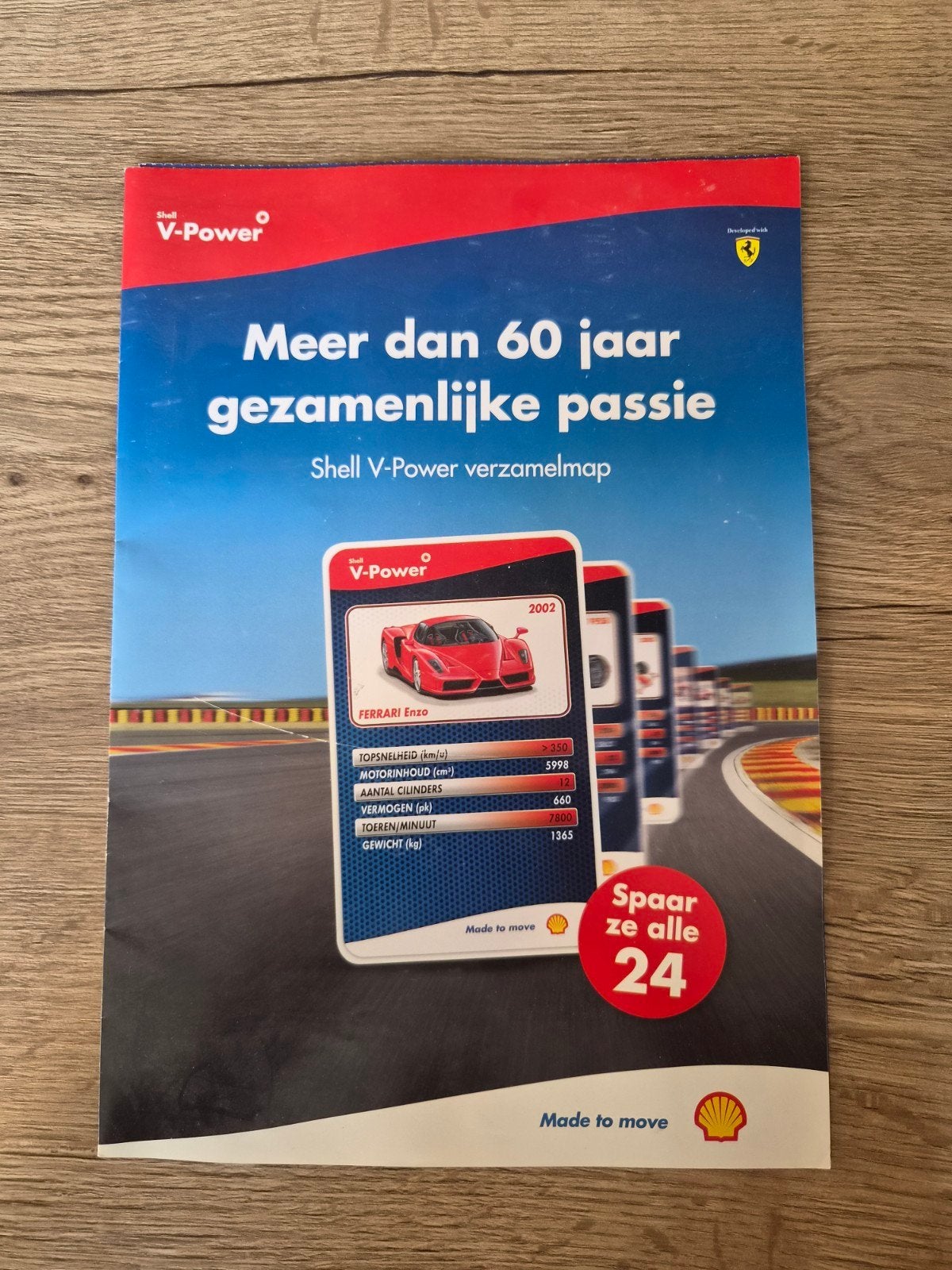 Shell V-Power verzamelmap - Meer dan 60 jaar passie, Ophalen of Verzenden, Zo goed als nieuw, Auto's