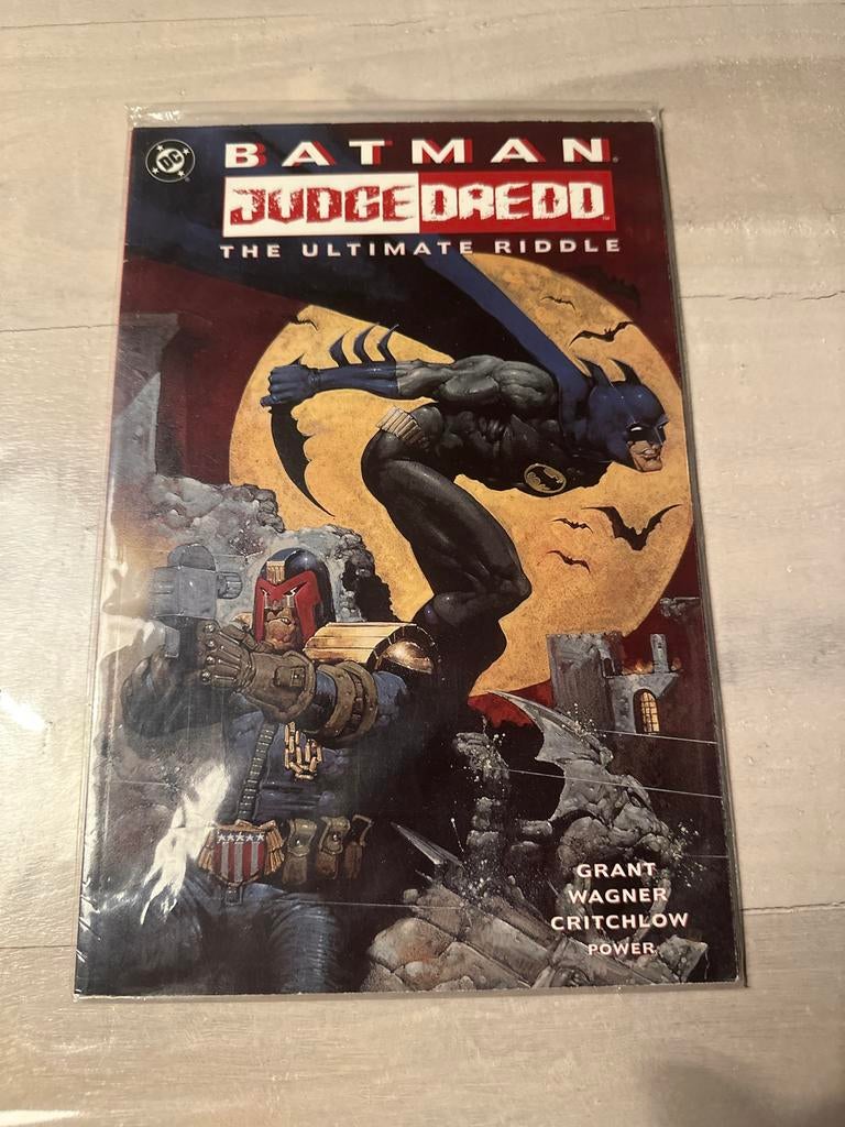 Batman Judge Dredd: The Ultimate Riddle -TPB, Boeken, Eén comic, Ophalen of Verzenden, Zo goed als nieuw, Amerika