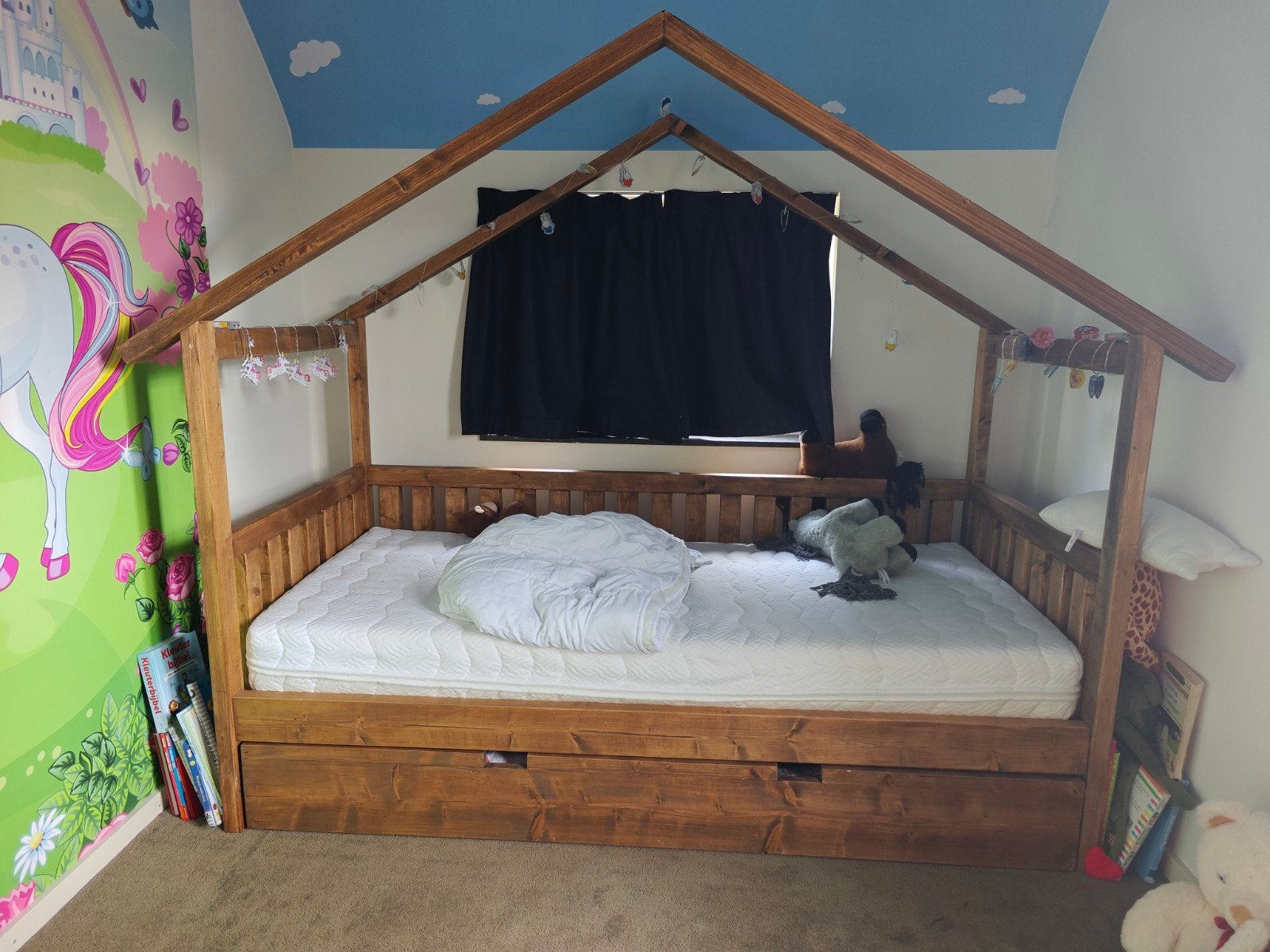 Huisbed met uitschuifbaar logeerbed en matras, 85 tot 100 cm, Zo goed als nieuw, 180 cm of meer, Ophalen