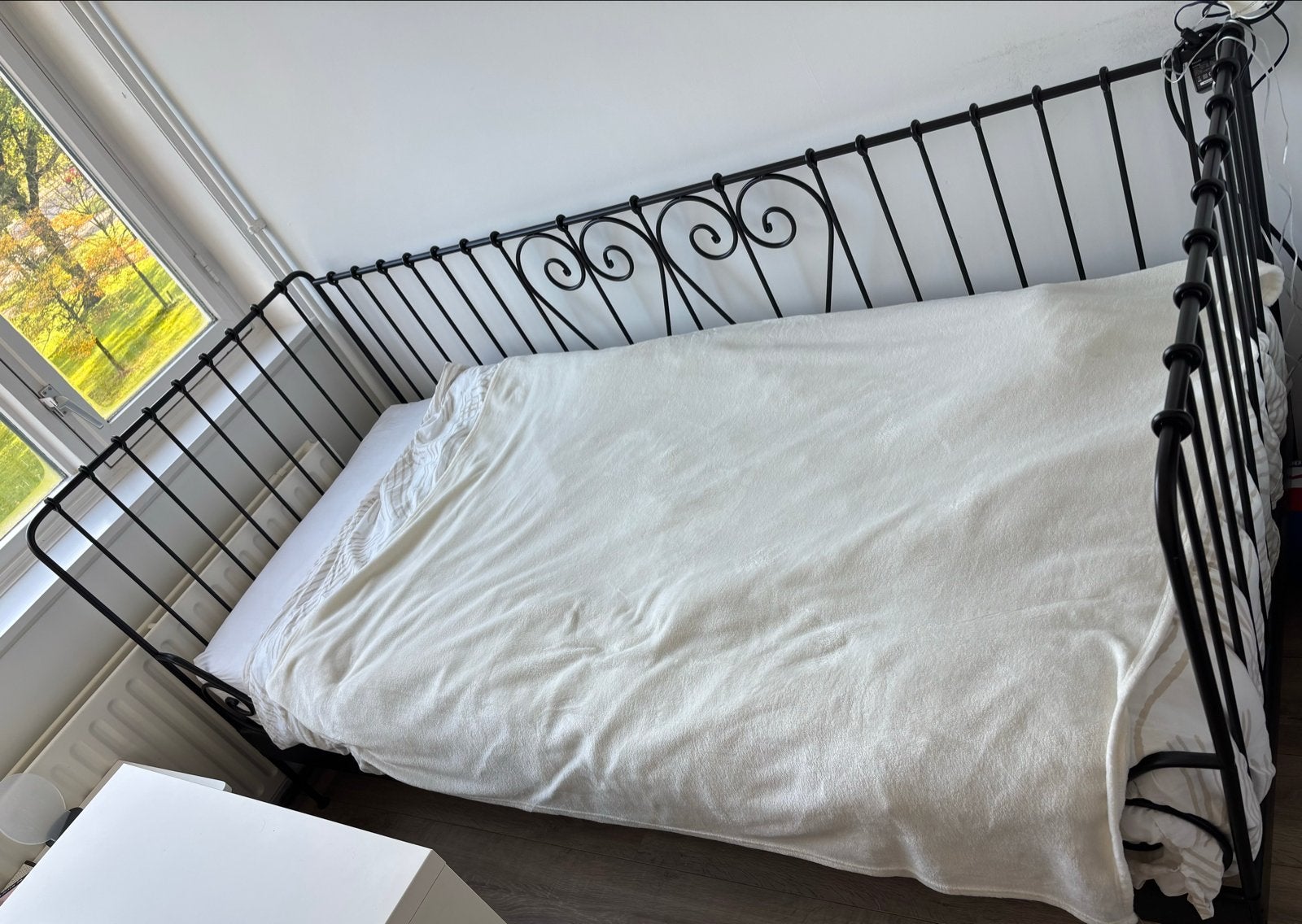 Meidenbed - Zwart metaal, 90x200 cm, Huis en Inrichting, Ophalen, Gebruikt, 90 cm, Eenpersoons