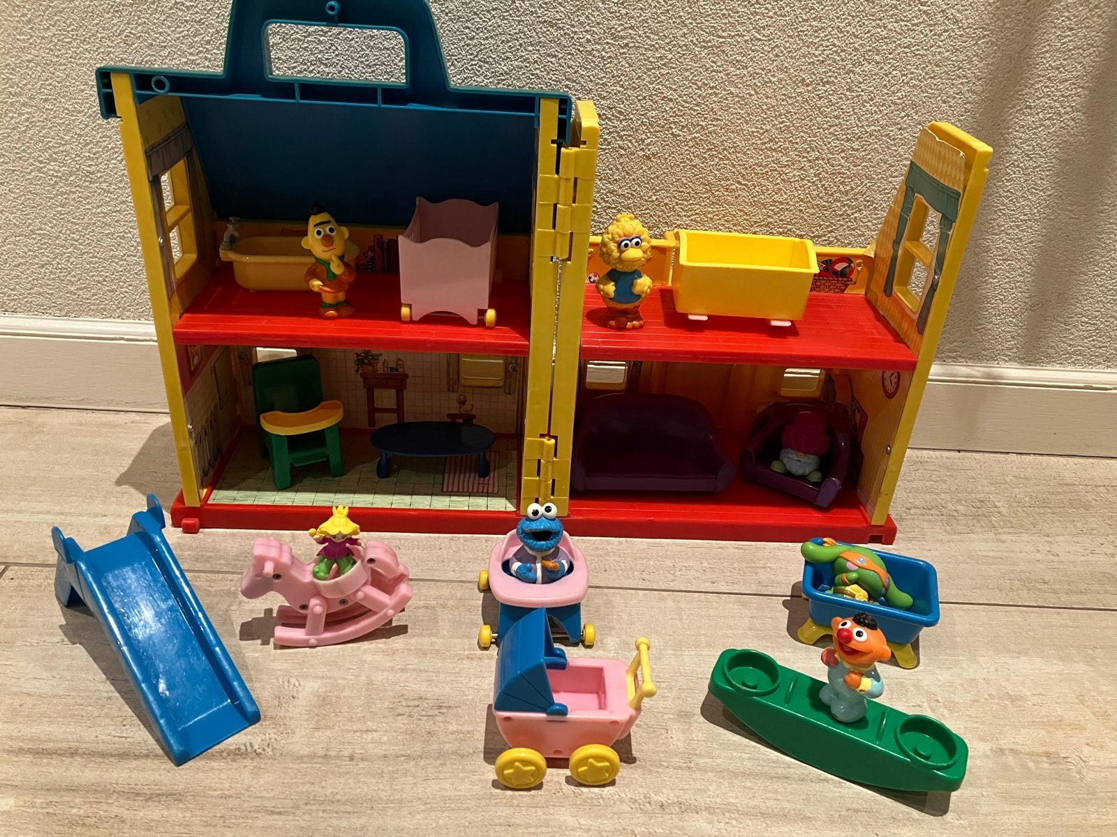 Sesamstraat Speelhuis met Figuren en Accessoires, Ophalen of Verzenden, Gebruikt, Jongen of Meisje