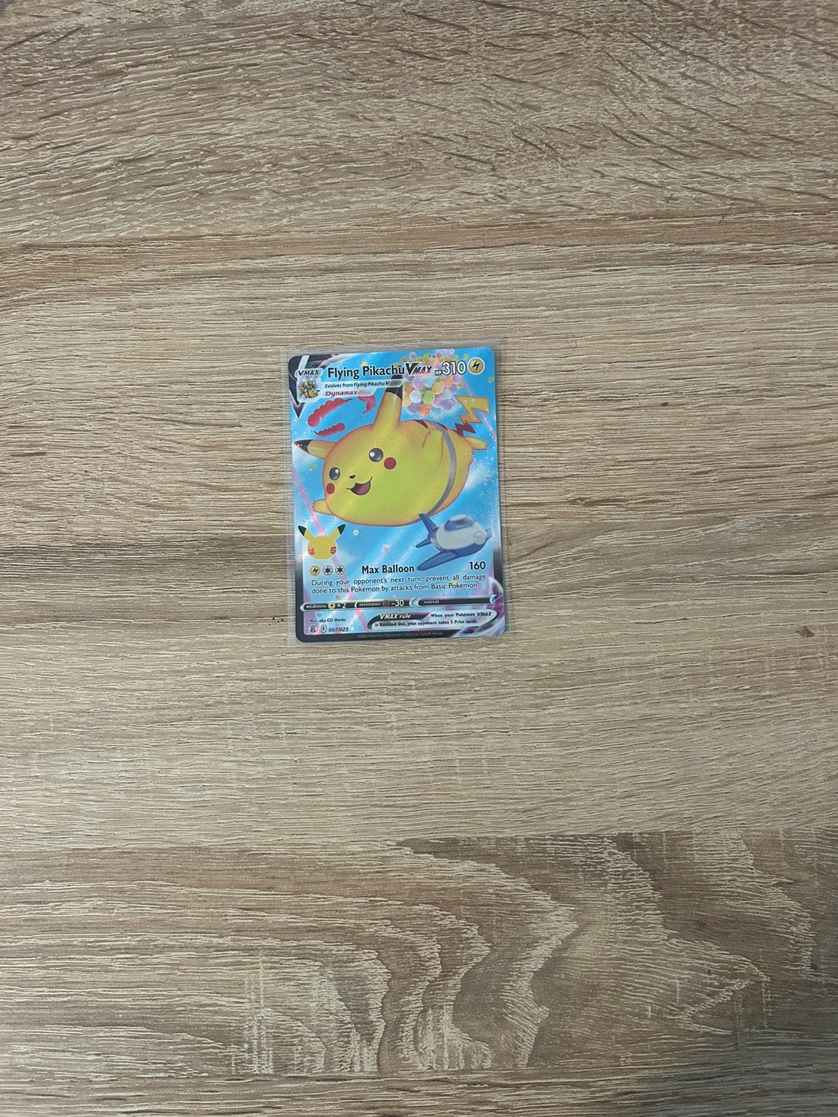 Pokemon flying pikachu vmax celebrations 007/025, Ophalen of Verzenden, Zo goed als nieuw