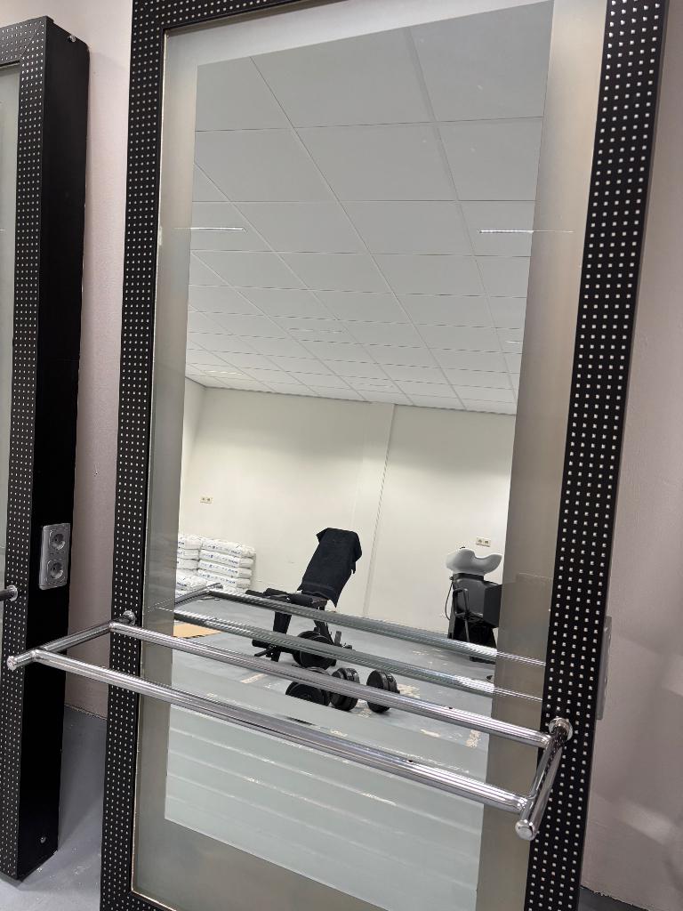 Salon spiegels en wasbak, Ophalen, Zo goed als nieuw