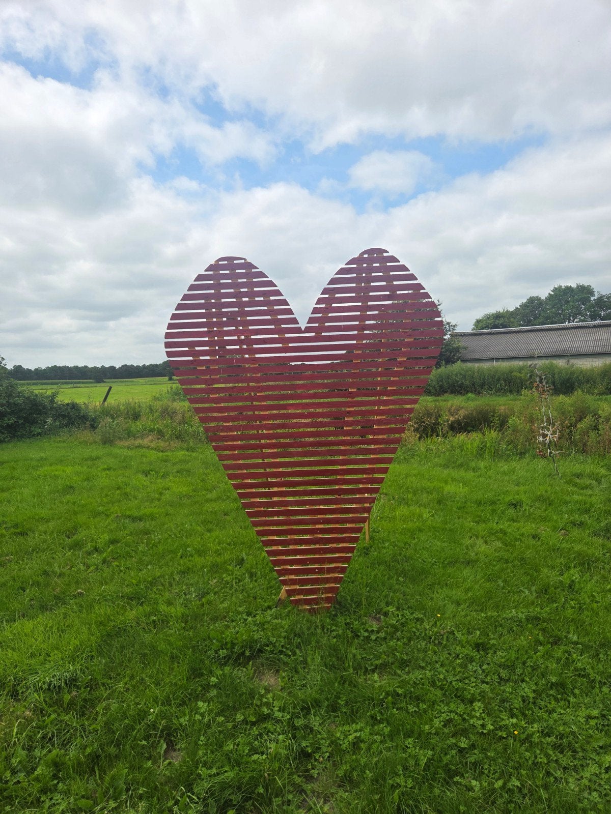 Groot houten hart sculptuur voor buiten, Overige onderwerpen, Rood, Meer dan 2 meter, Beeld