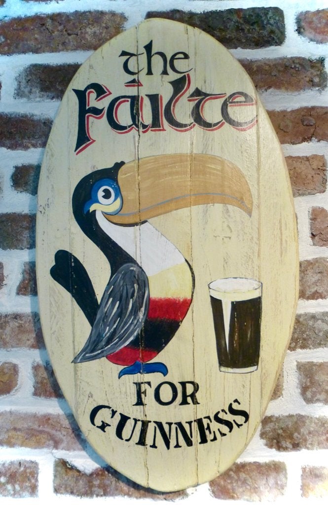 Handgeschilderd houten Irish pub bord / Guinness Sold Here, Reclamebord, Ophalen of Verzenden, Zo goed als nieuw, B6
