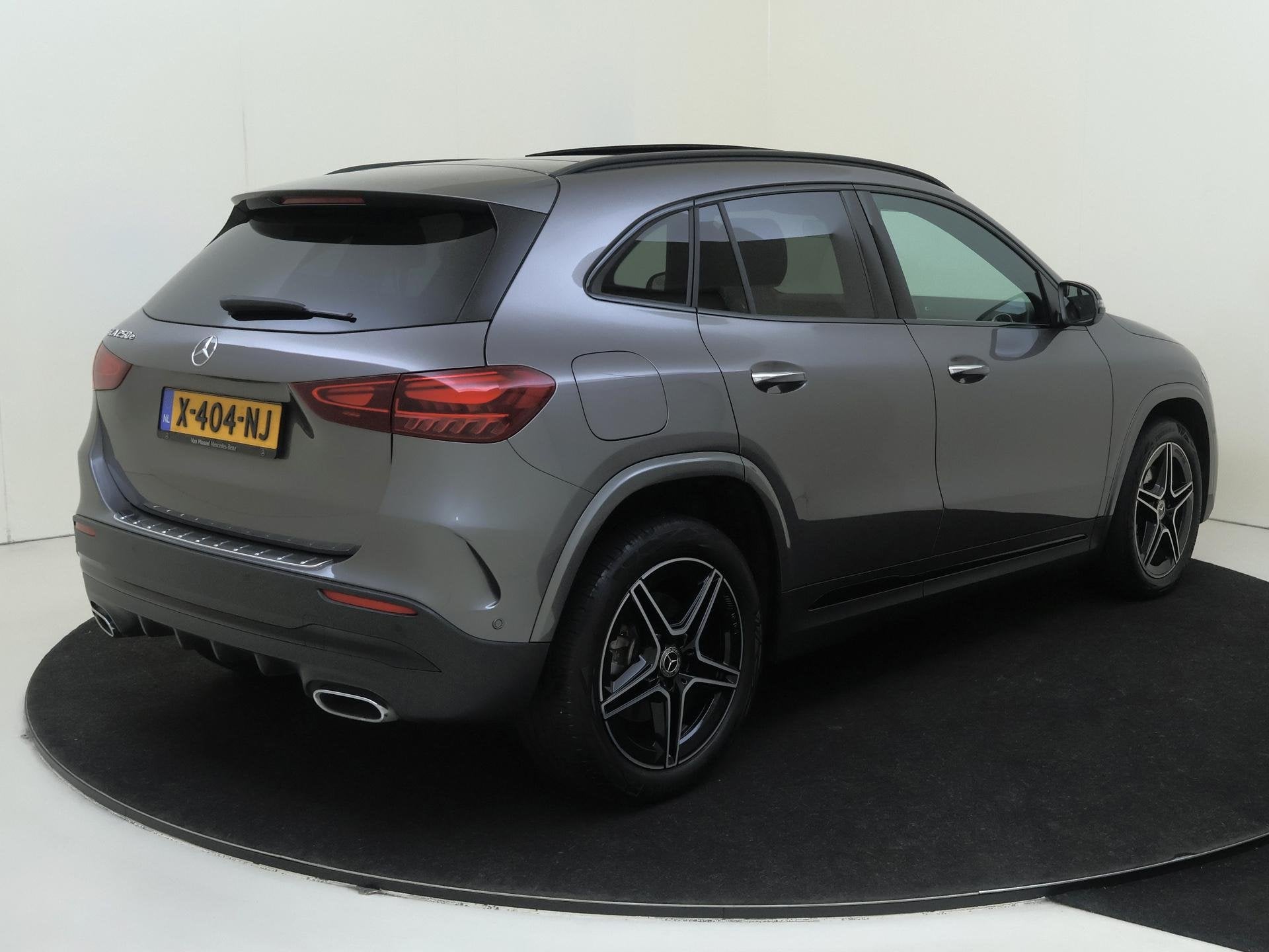 Mercedes-Benz GLA-klasse 250 e AMG Line Premium /Panoramadak, Auto's, 16 kWh, Bedrijf, Hybride Elektrisch/Benzine, SUV of Terreinwagen