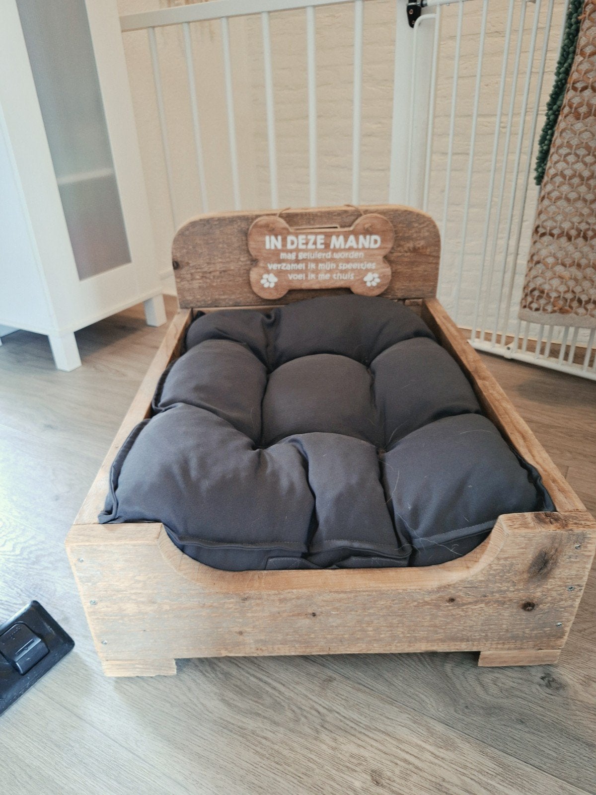 Steigerhouten hondenbed hondenmand  met kussen, Dieren en Toebehoren, Ophalen, Zo goed als nieuw, Overige